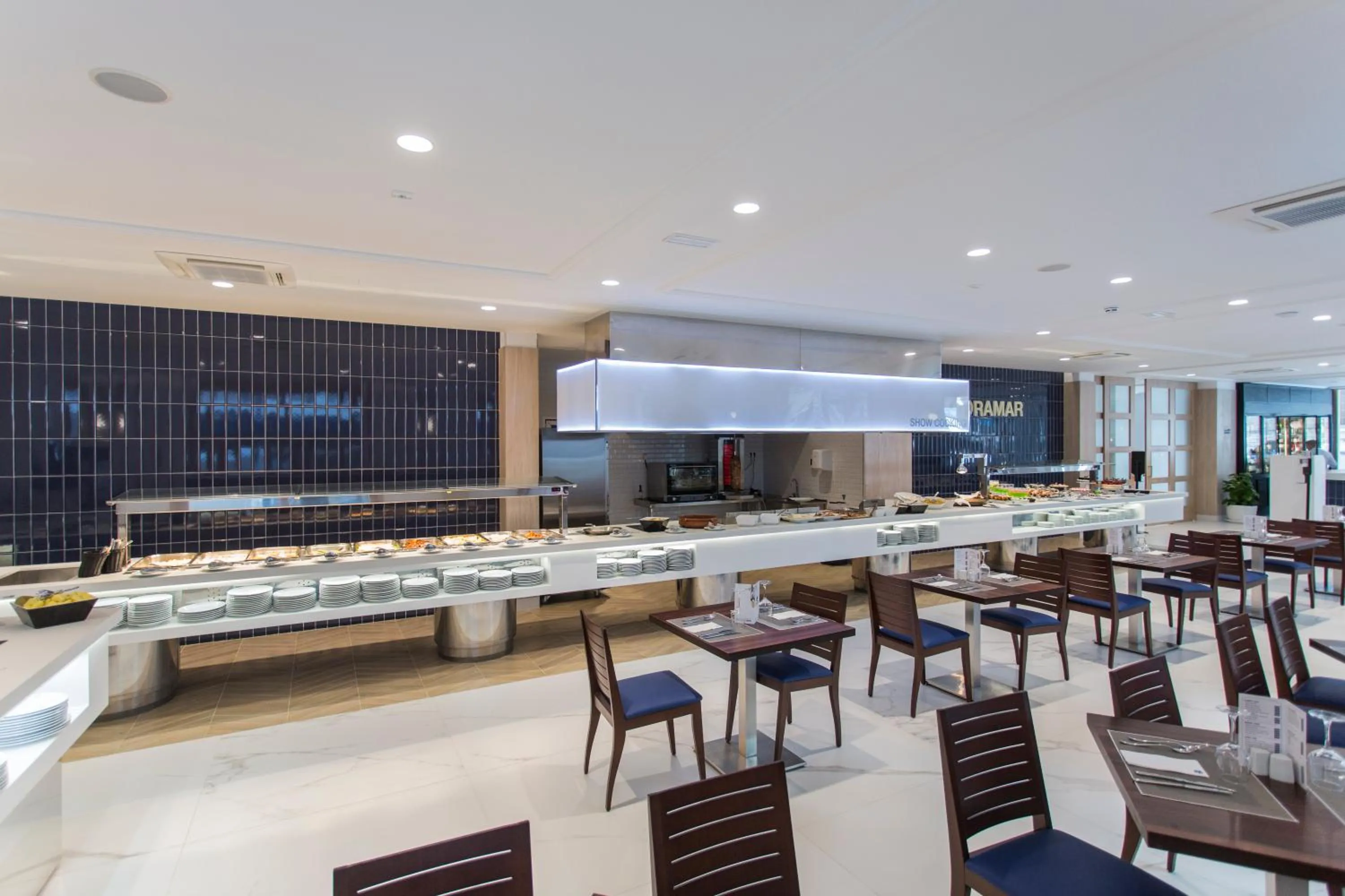 Restaurant/places to eat in Hotel Voramar