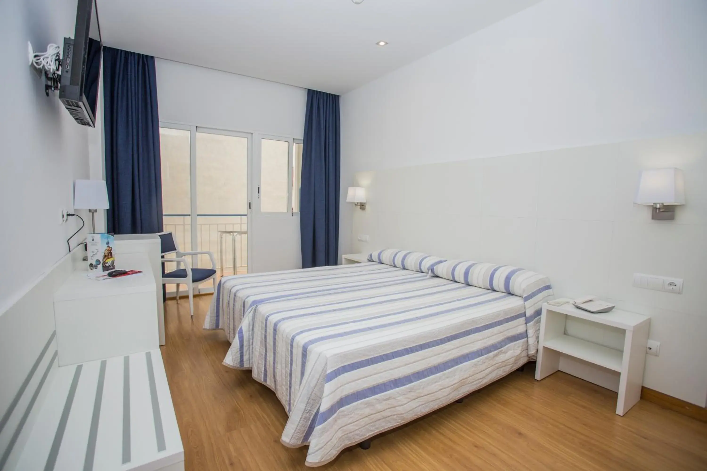 Standard Double or Twin Room in Hotel Voramar Standard Double or Twin Room in Hotel Voramar