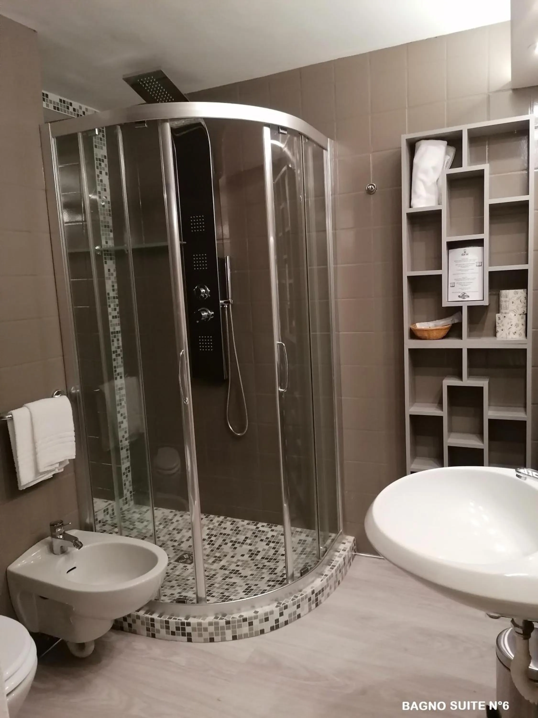 Shower in Residence Sacchi Aparthotel