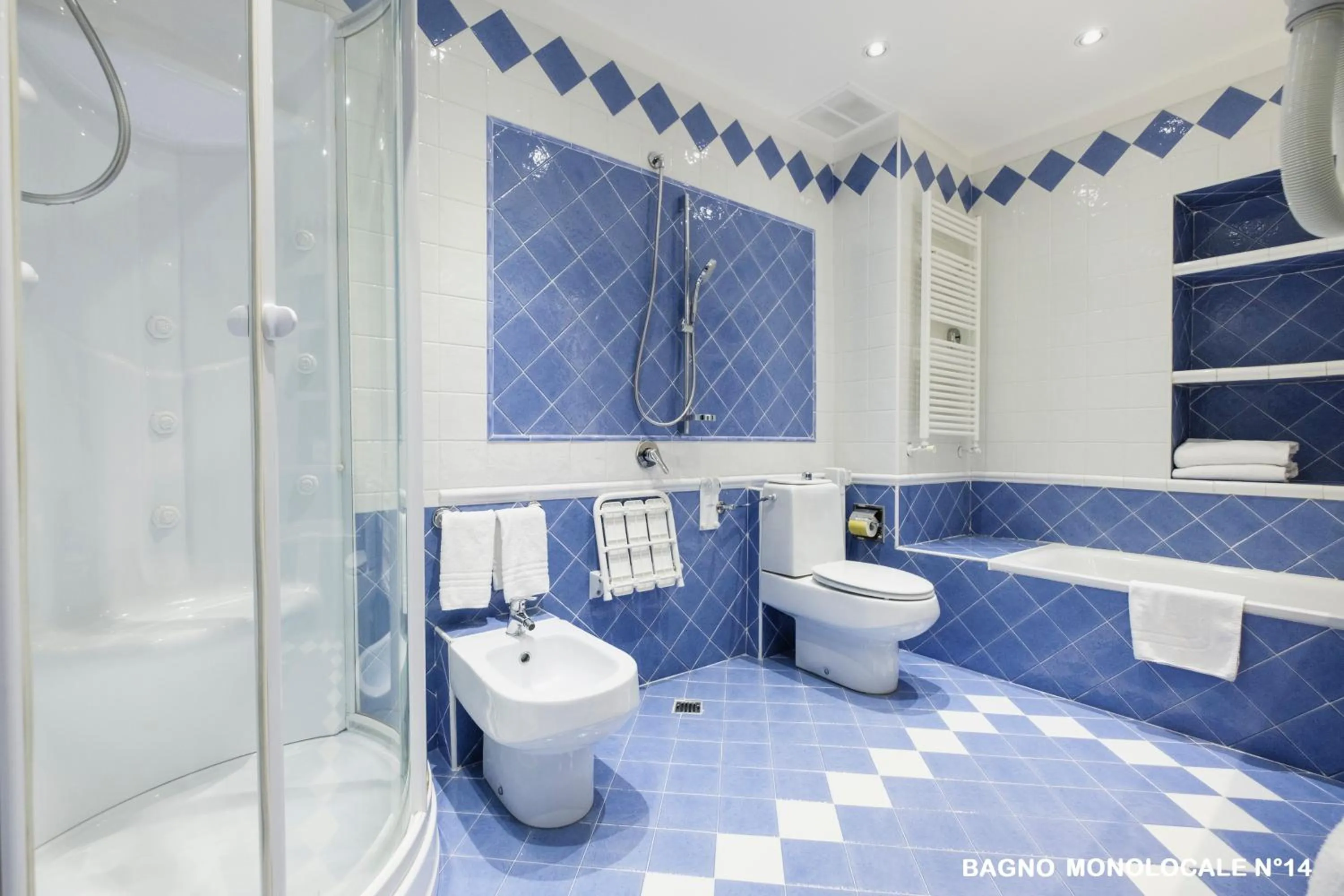 Shower in Residence Sacchi Aparthotel