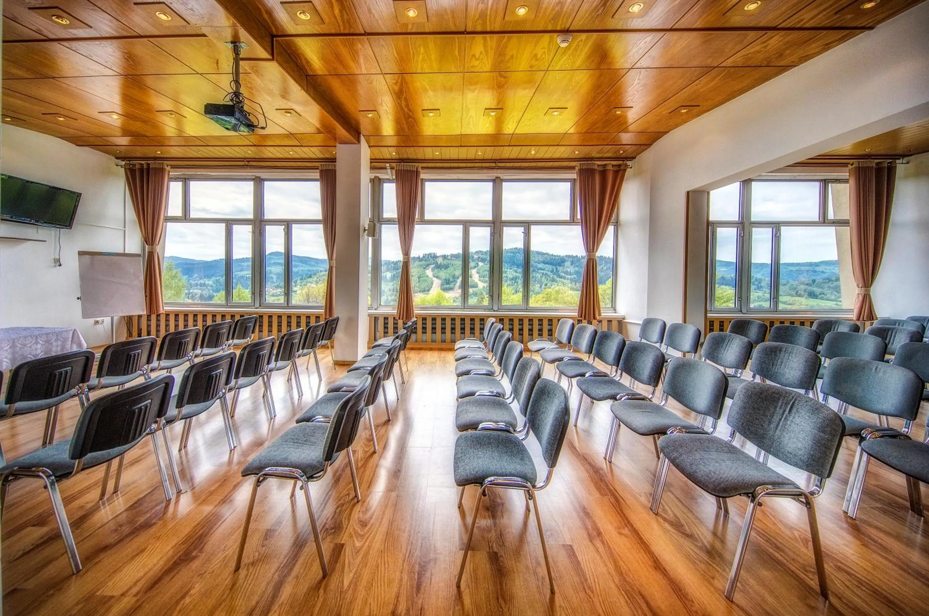 Business facilities in Krokus