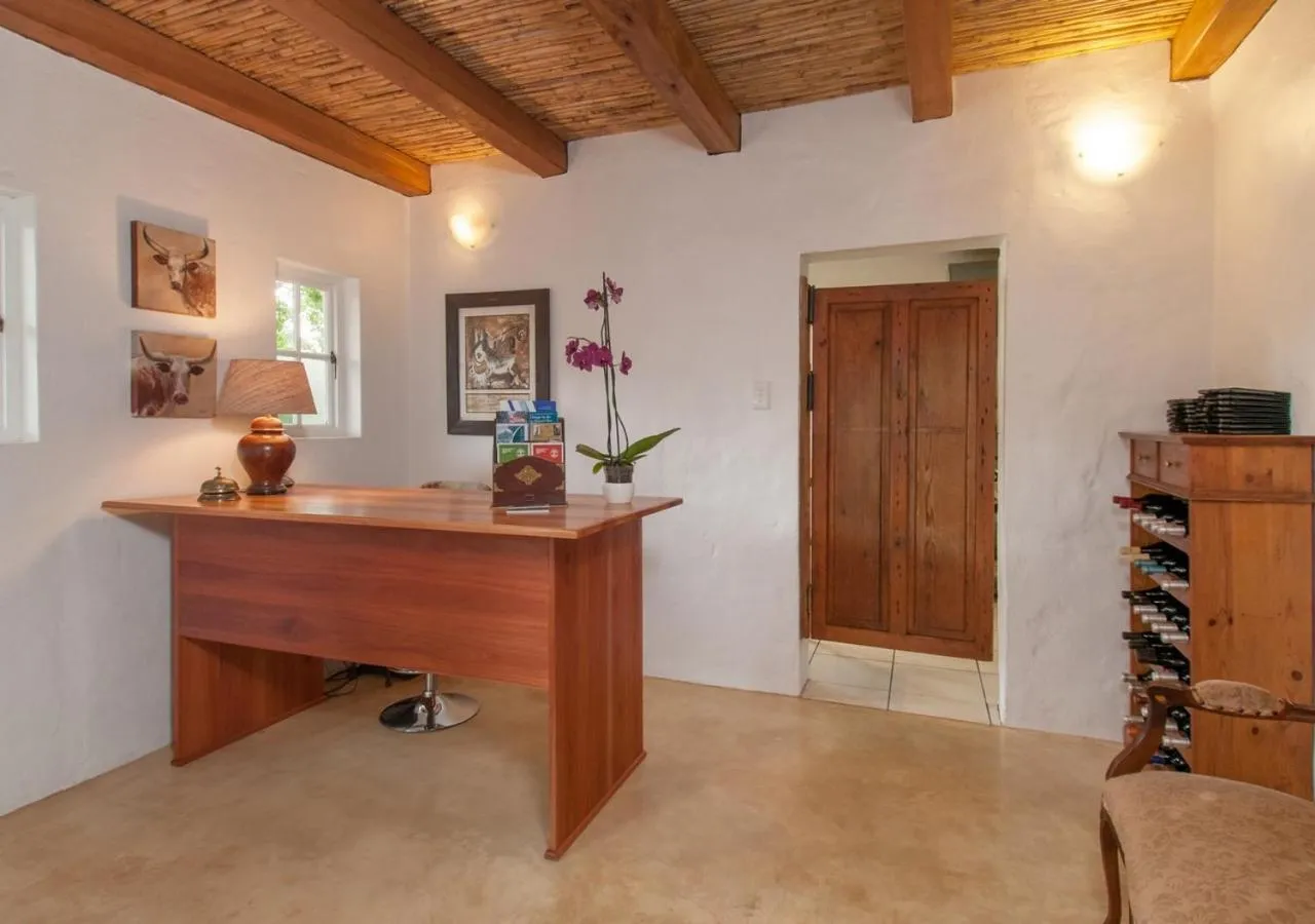 Facade/entrance in Hotel Roosje van de Kaap