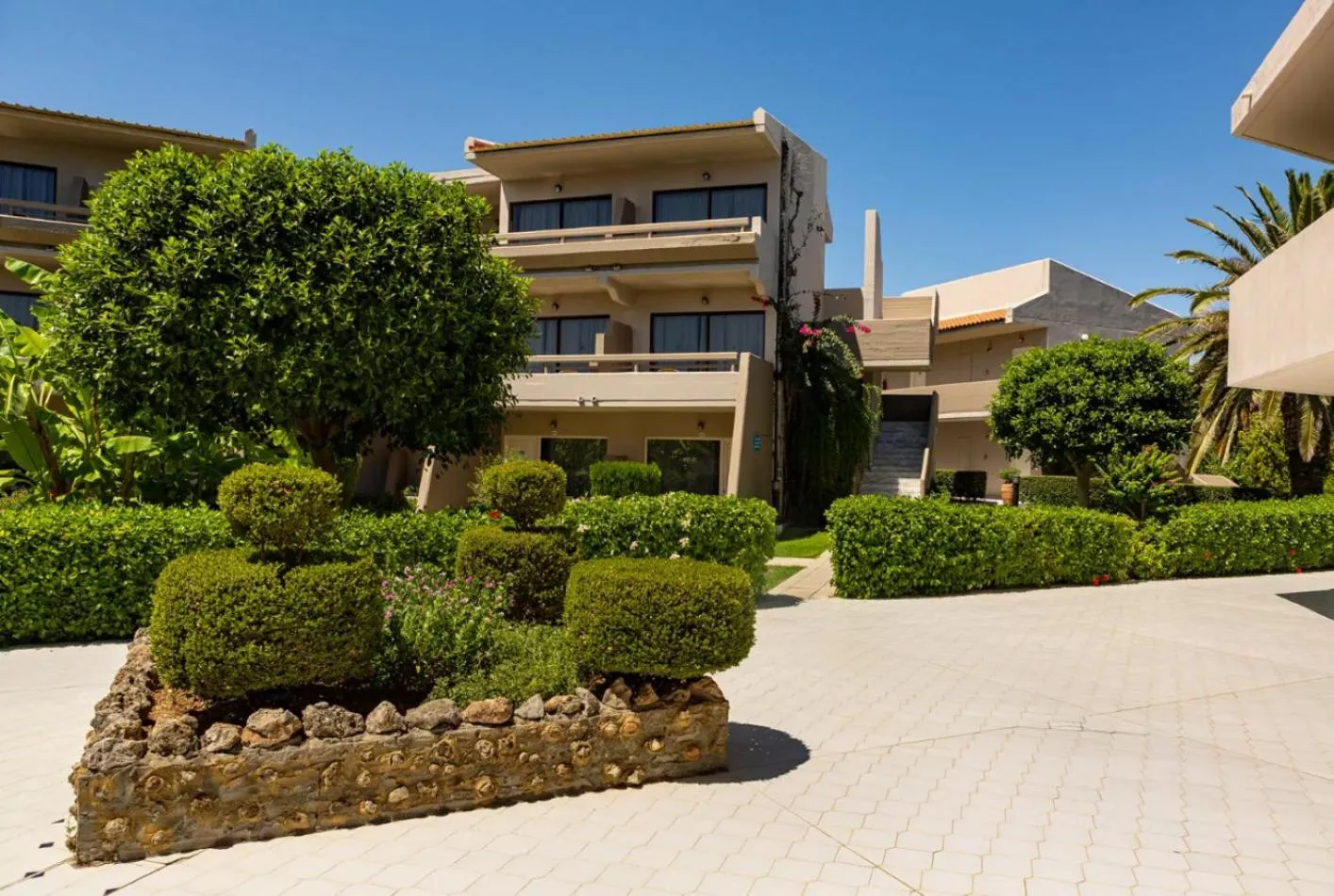 Garden view in Cathrin Hotel