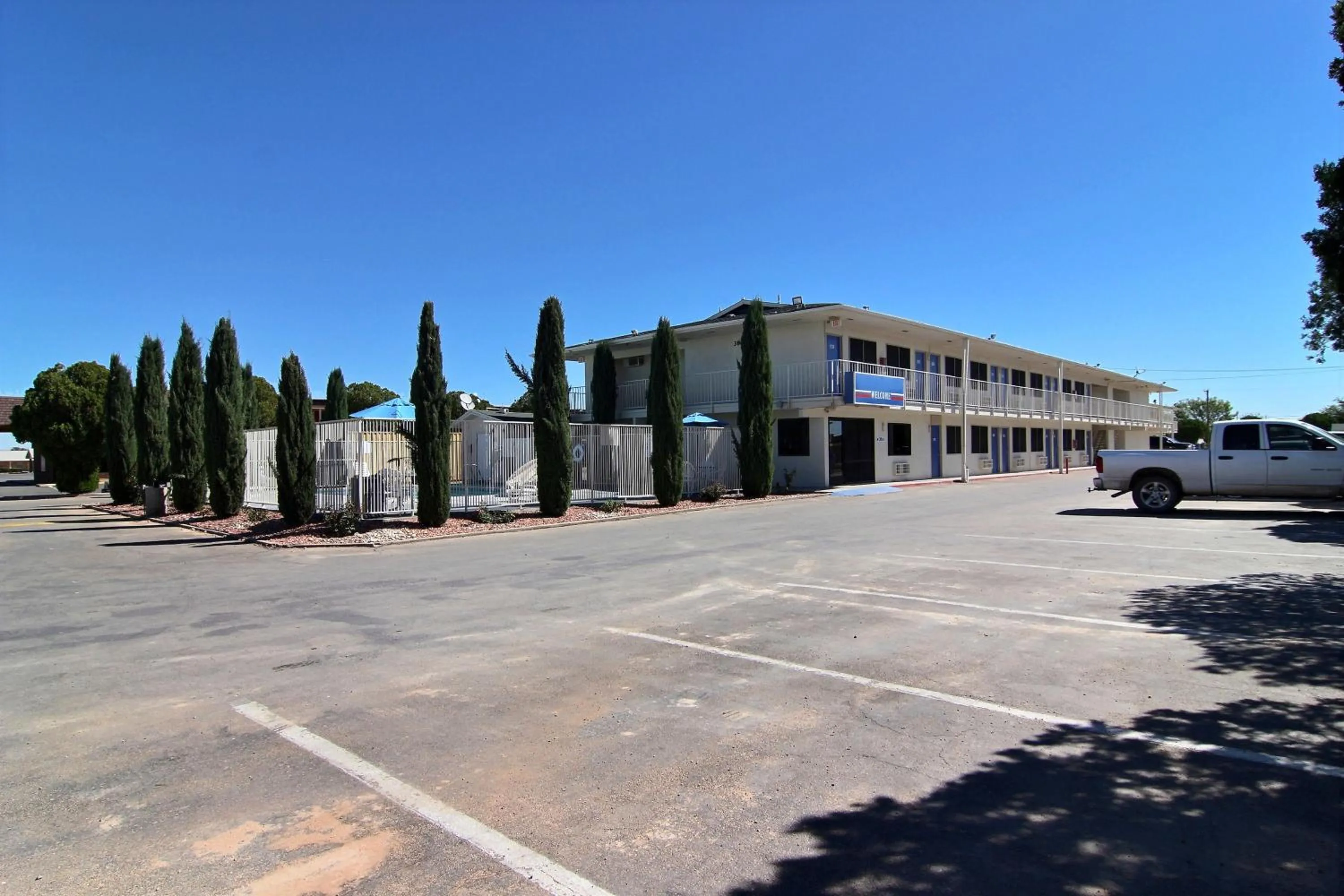 Facade/entrance in Motel 6-Carlsbad, NM
