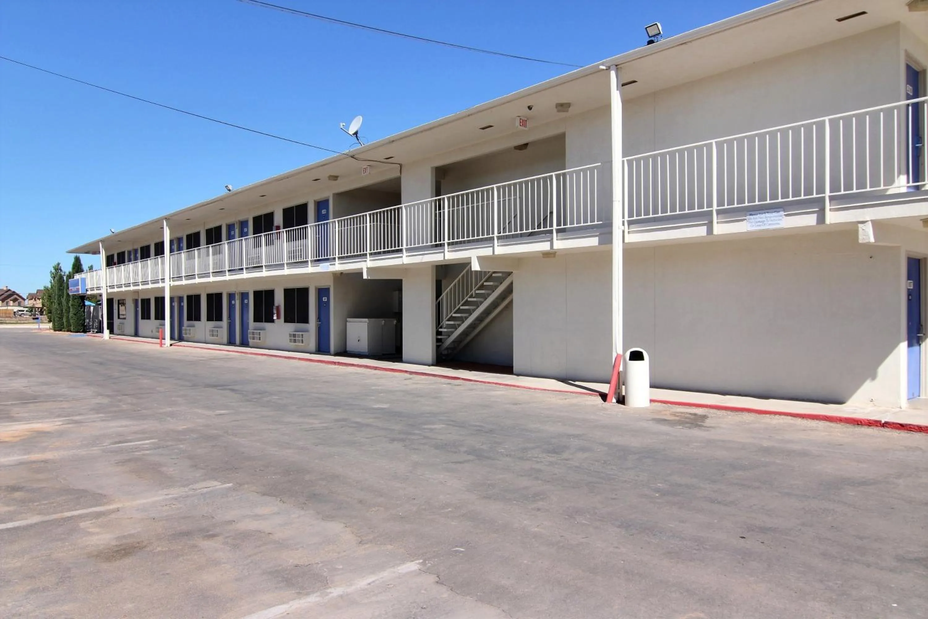 Facade/entrance in Motel 6-Carlsbad, NM