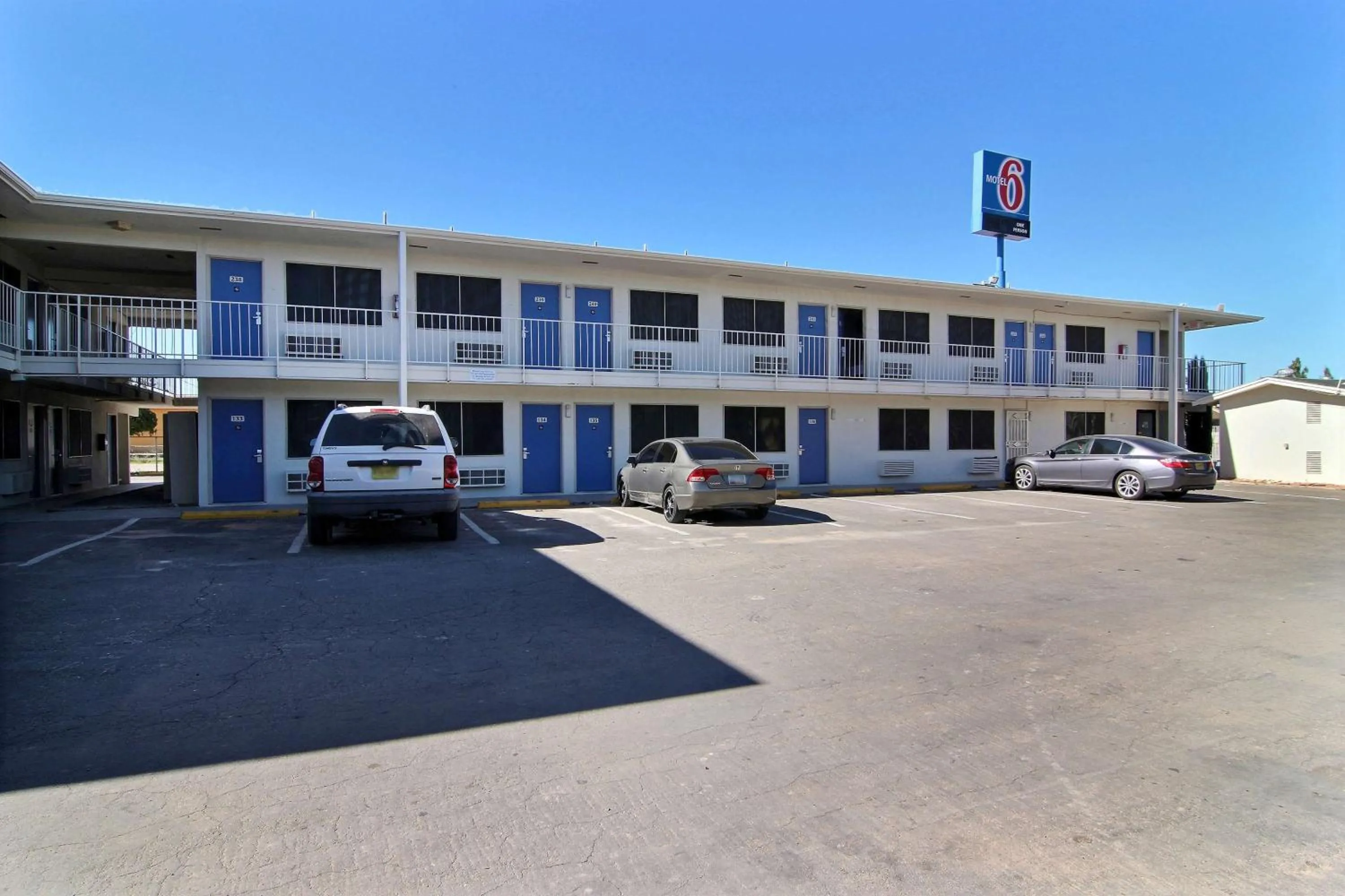 Property building in Motel 6-Carlsbad, NM