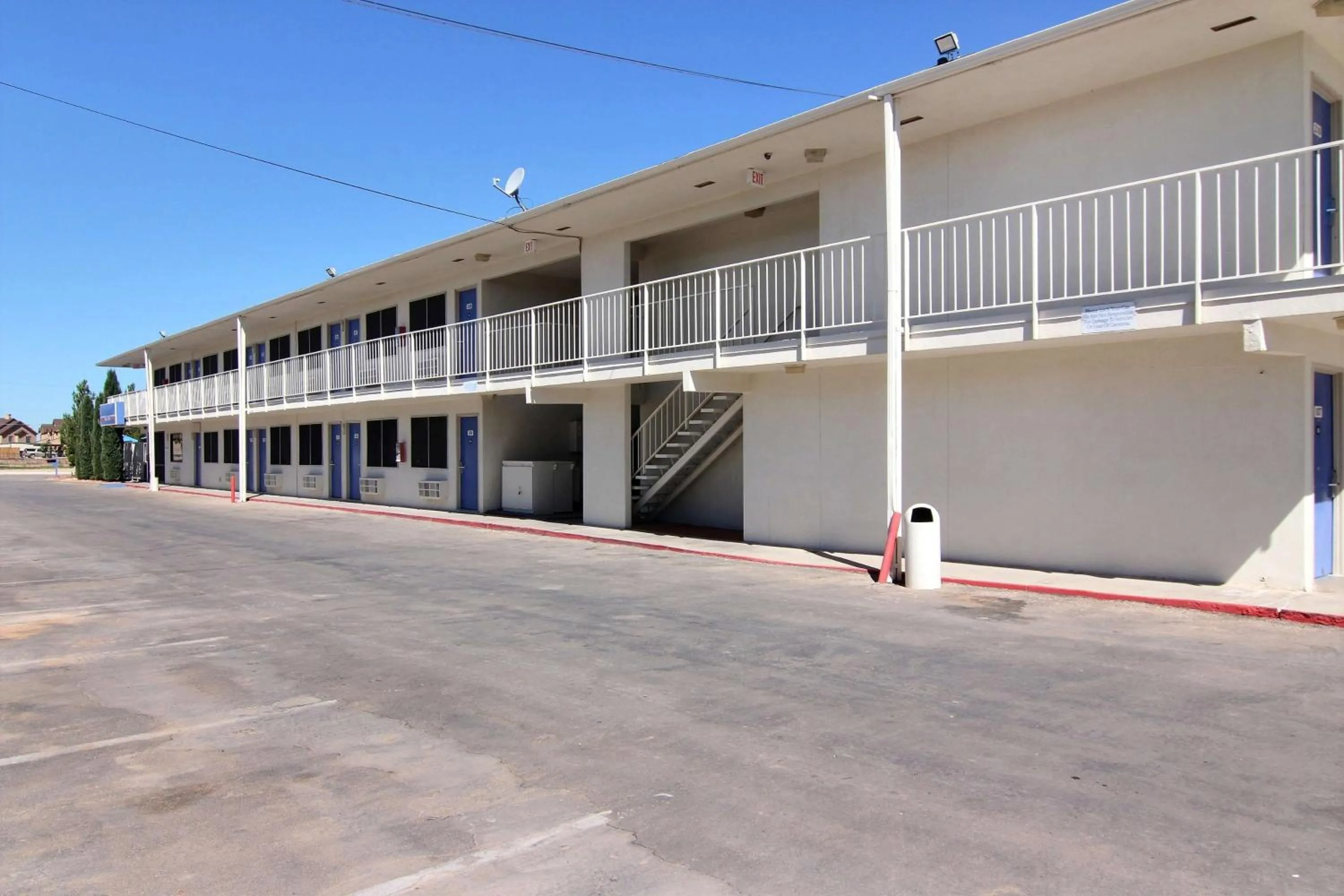 Property building in Motel 6-Carlsbad, NM