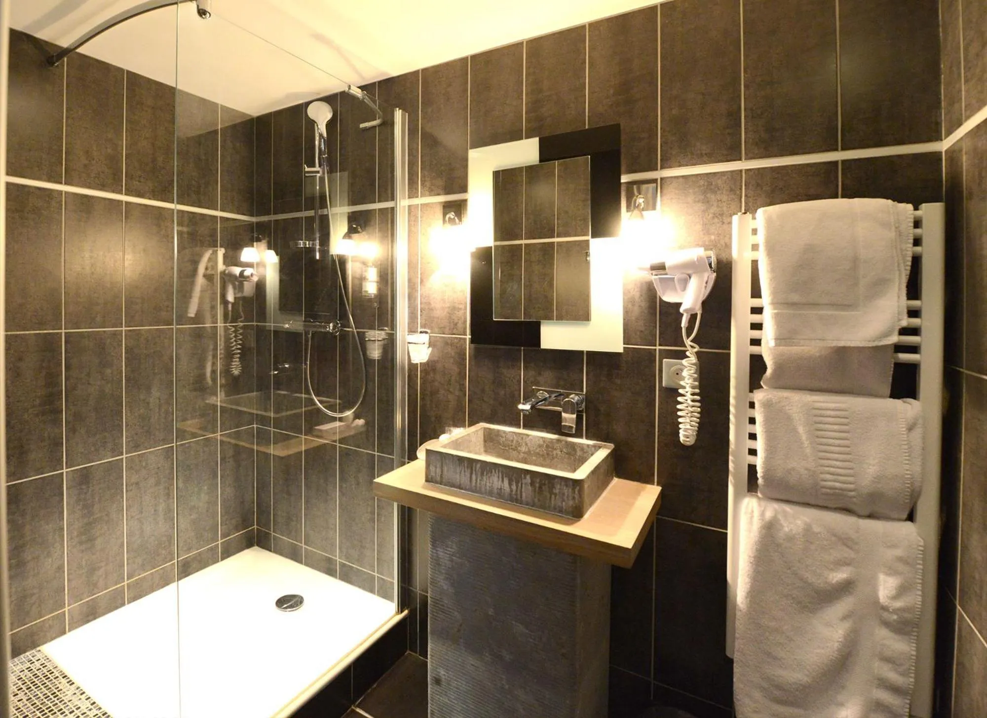 Bathroom in Demeures & Châteaux Hostellerie de la Renaissance