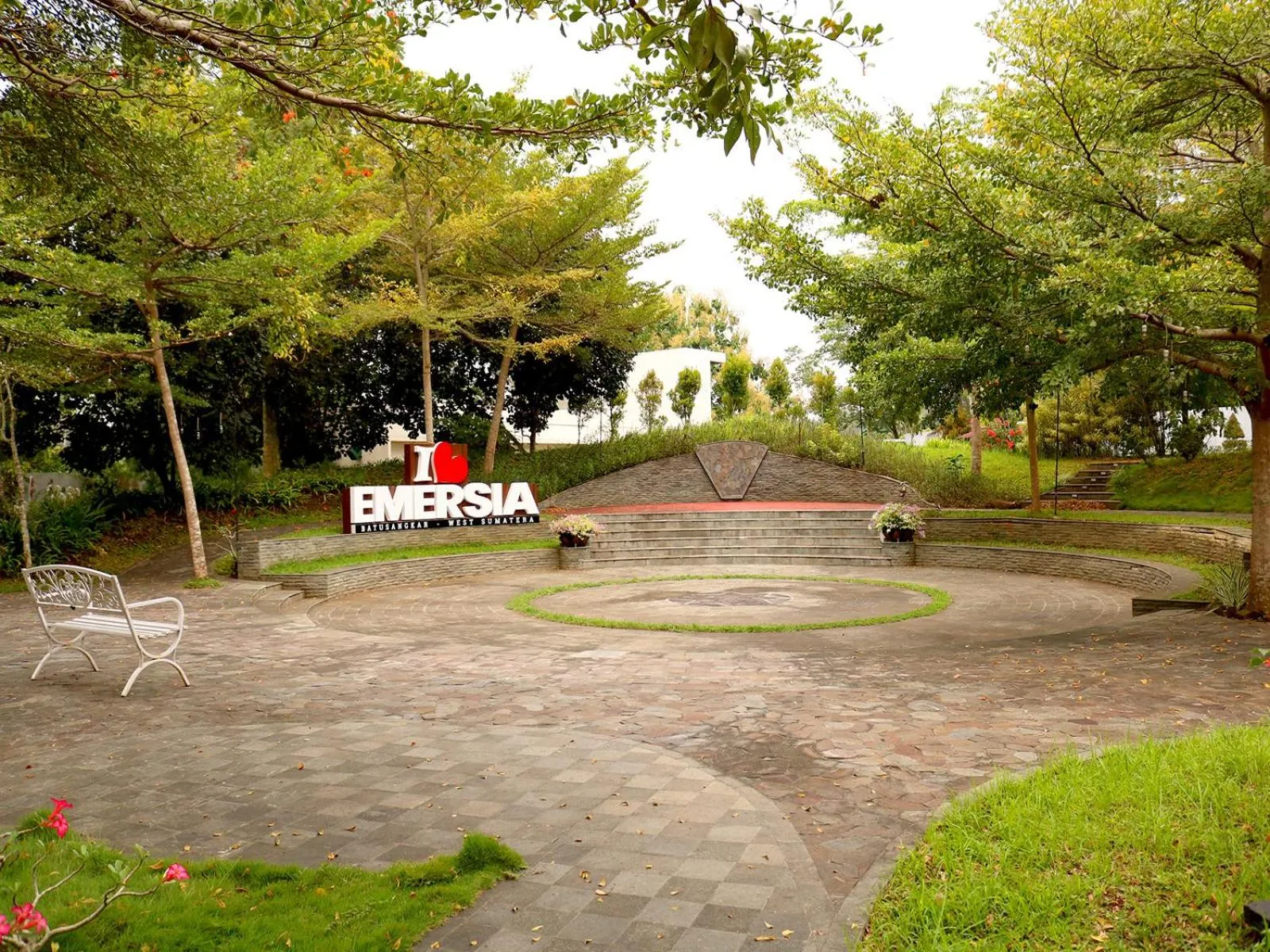 Emersia Hotel & Resort Batusangkar