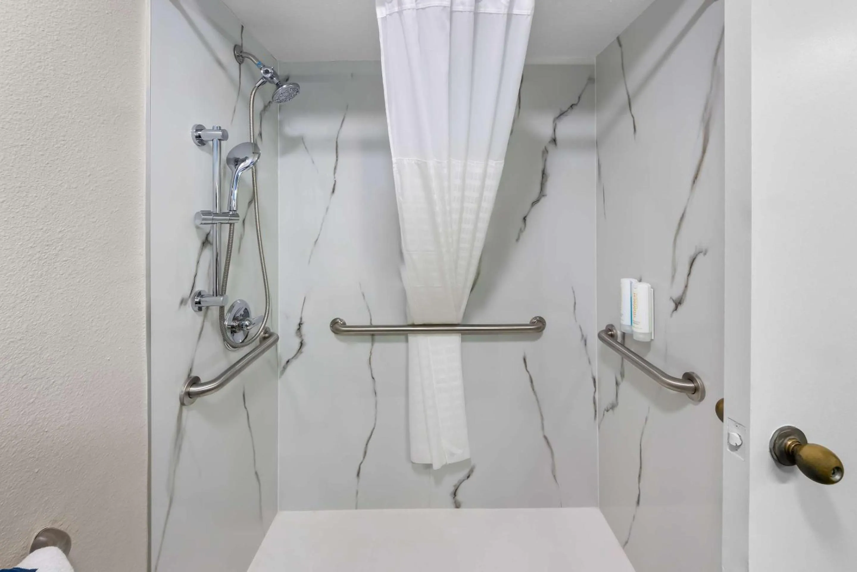 Bedroom in Motel 6-San Antonio, TX - Medical Center South