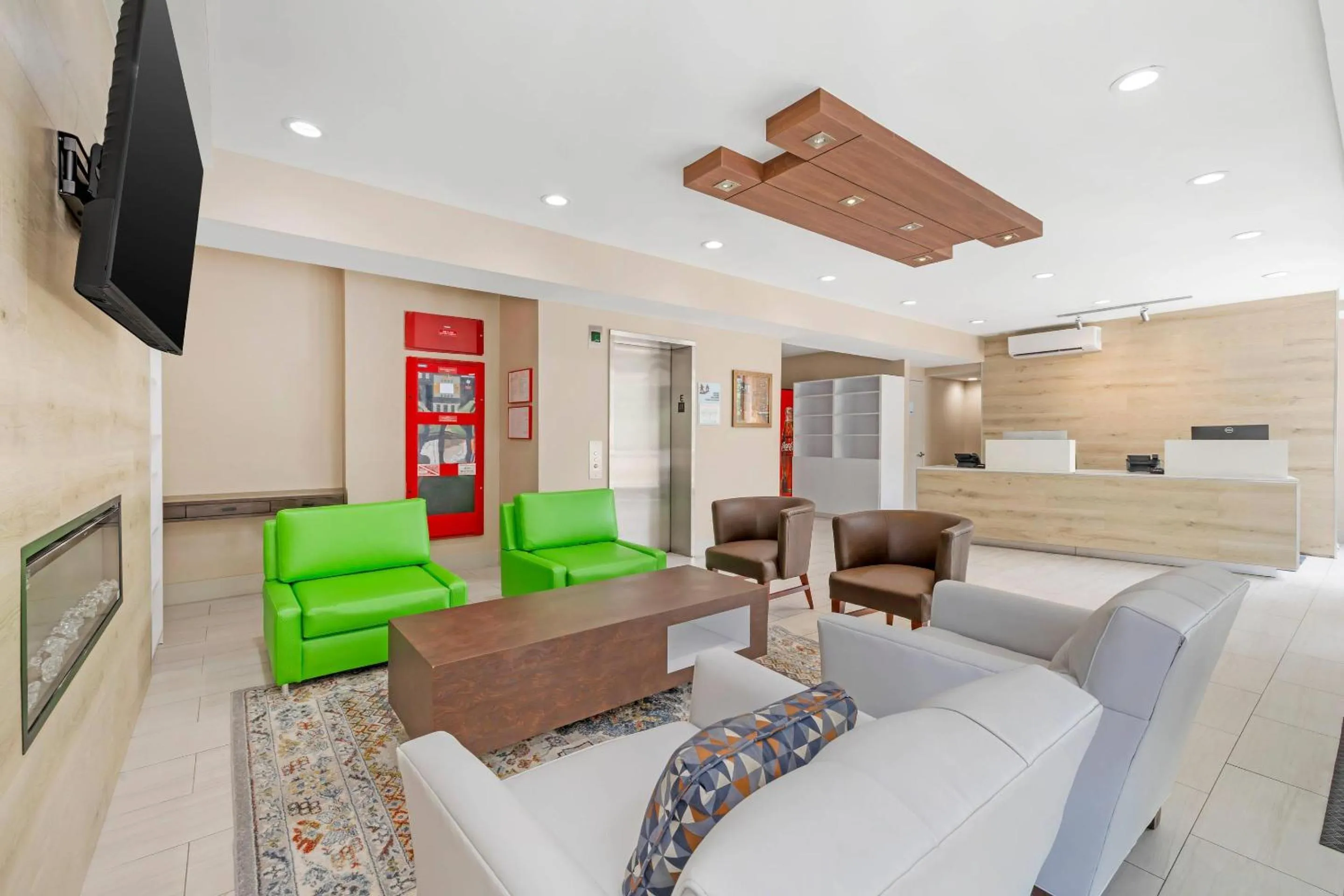 Lobby or reception in Country Inn & Suites by Radisson, Staten Island