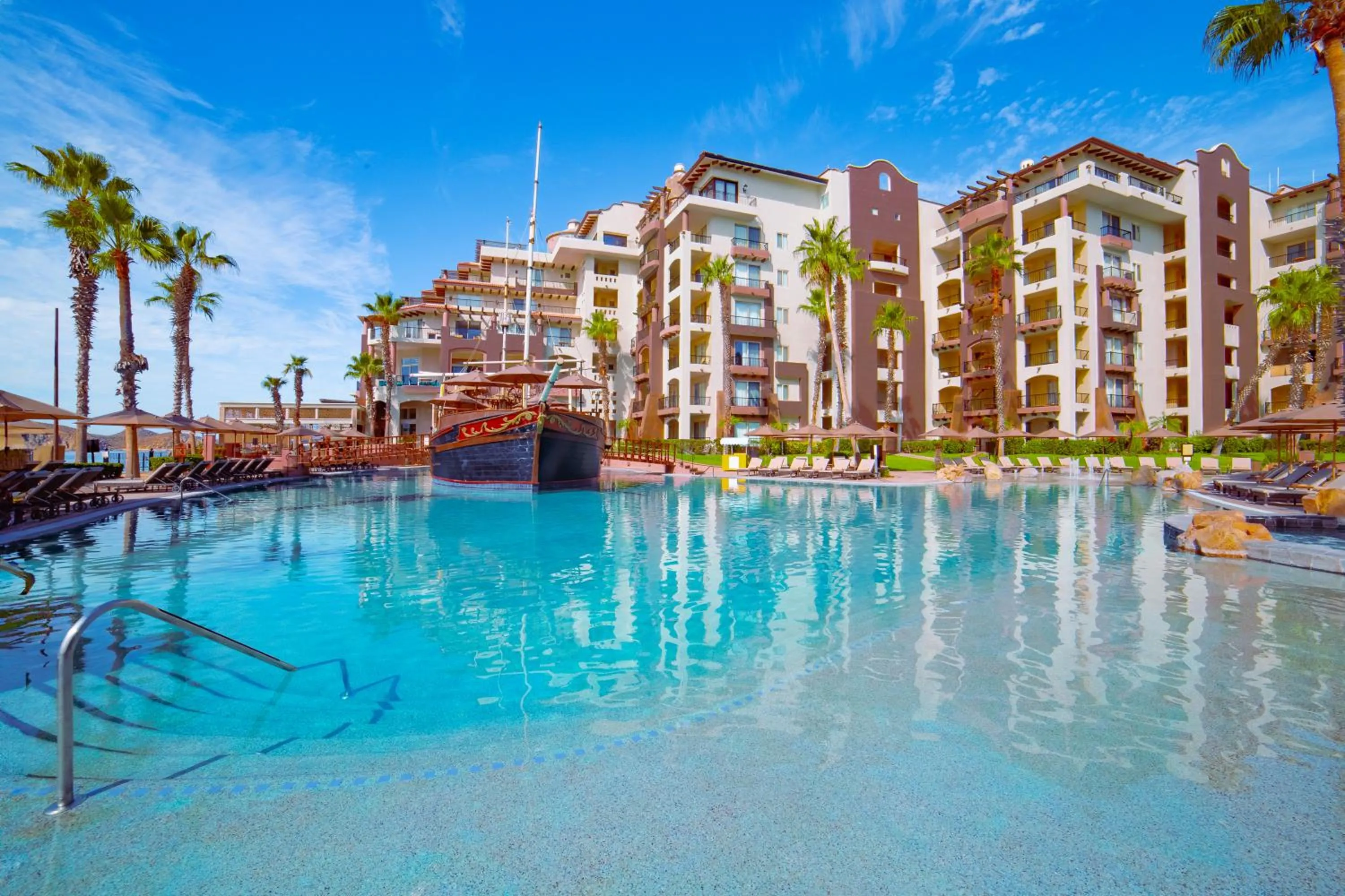 Swimming pool in Villa del Arco Beach Resort & Spa