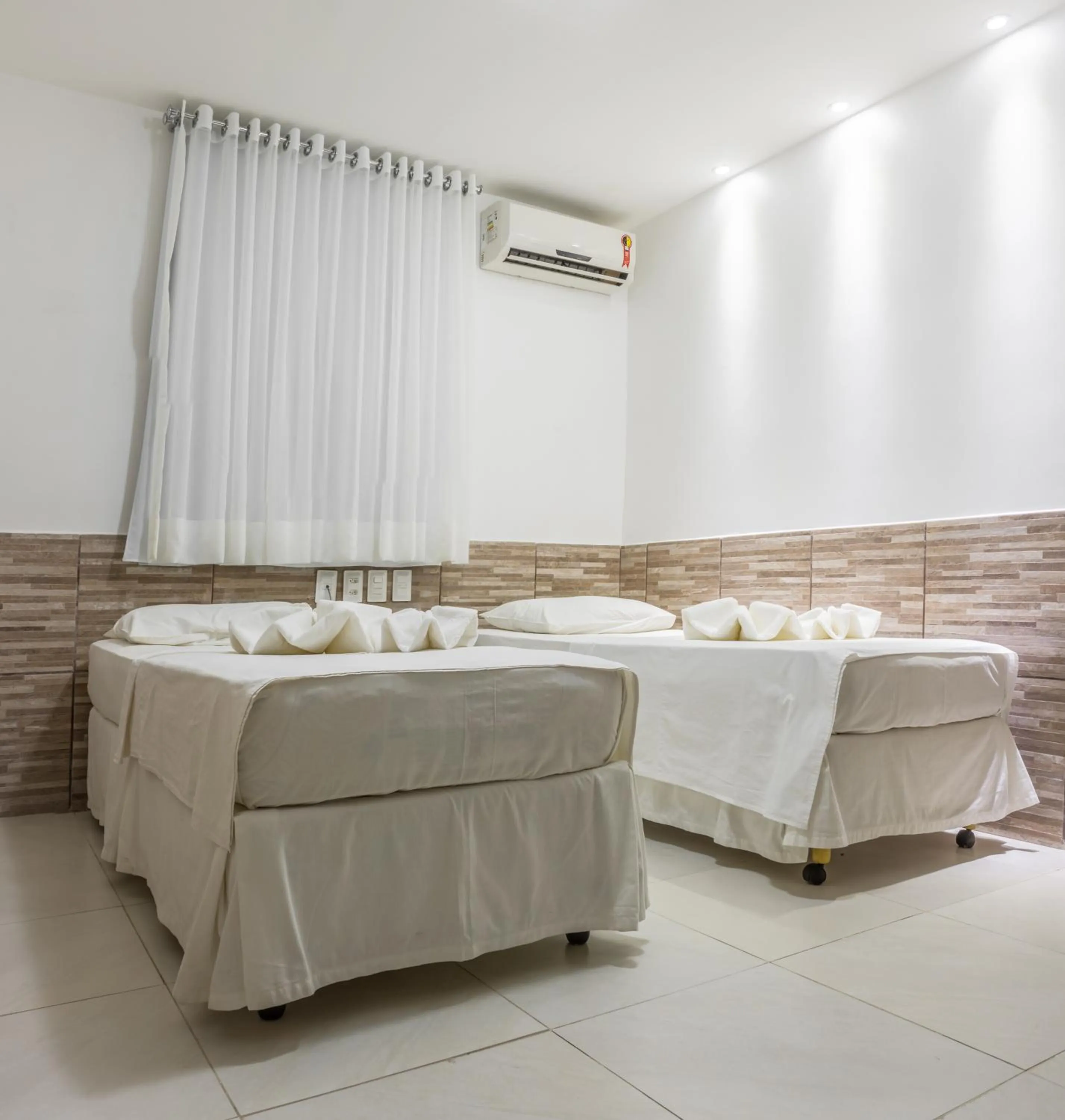 Photo of the whole room, Bed in Hotel Pousada Atlântica