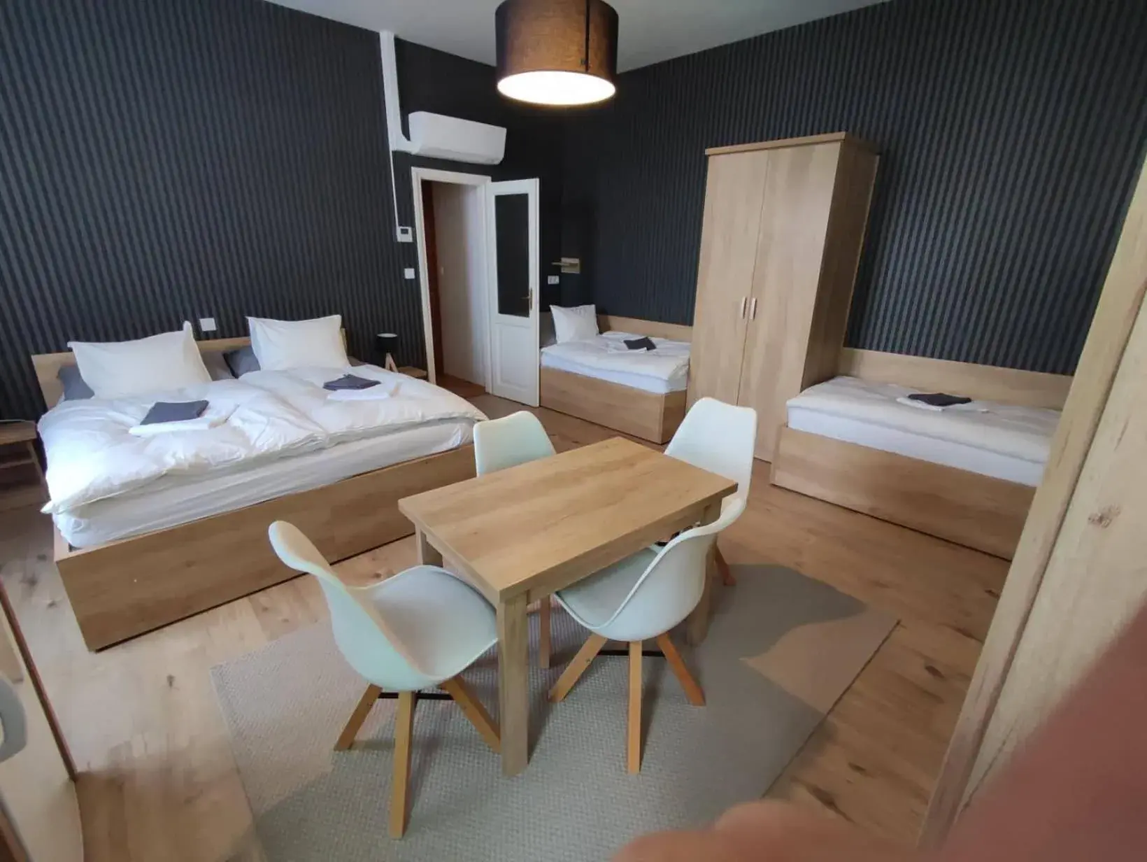 Quadruple Room with Balcony in Deák Panzió Quadruple Room with Balcony in Deák Panzió