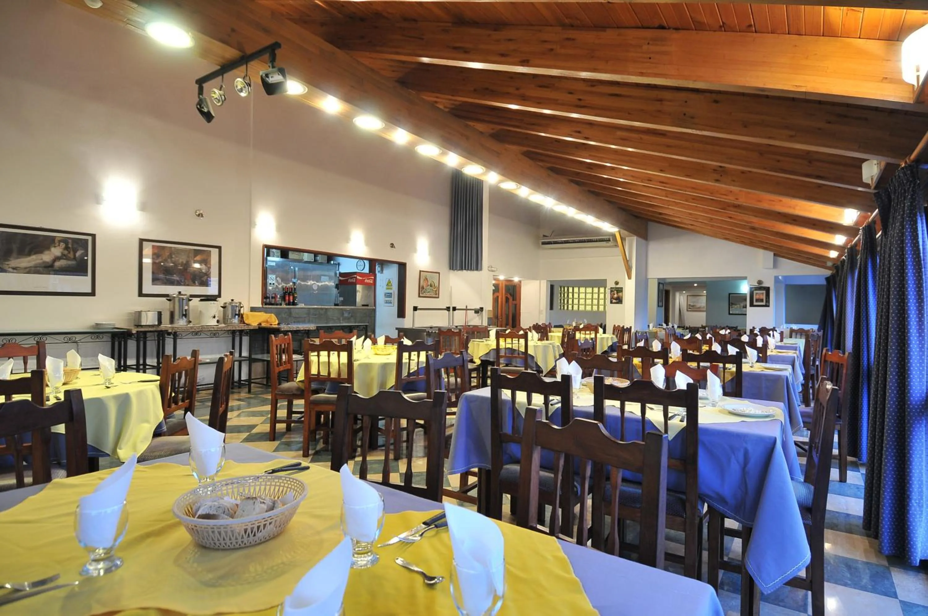 Restaurant/places to eat in Hotel El Cid