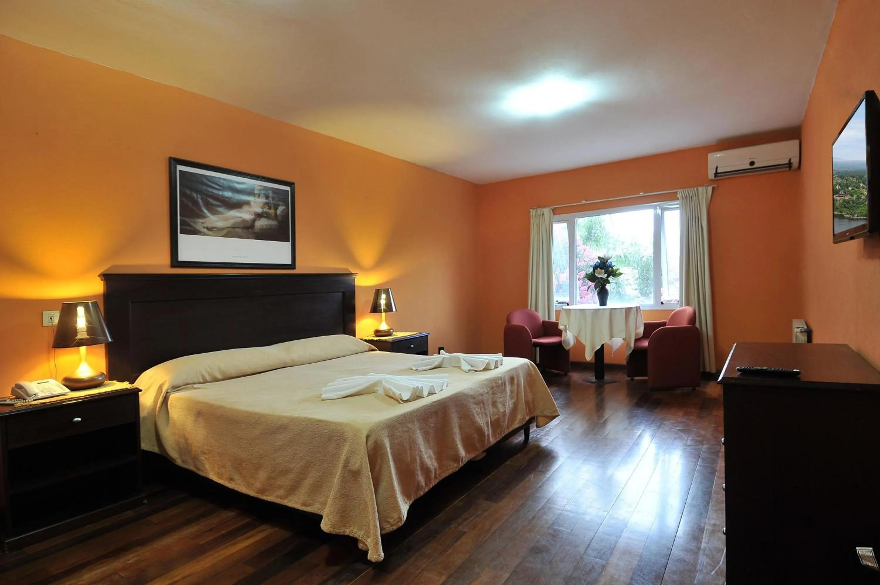 Photo of the whole room, Bed in Hotel El Cid