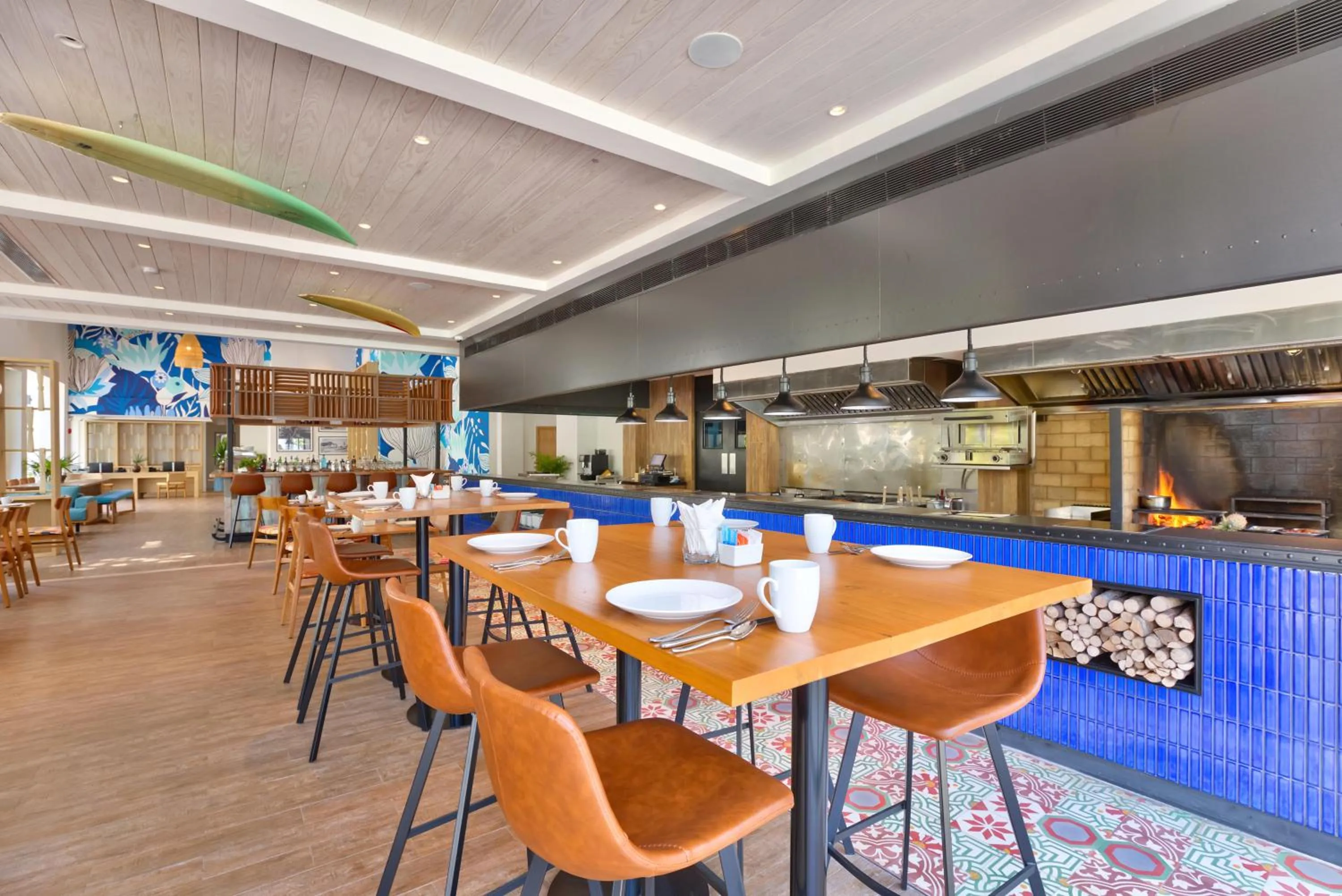 Restaurant/places to eat in OUTRIGGER Surin Beach Resort