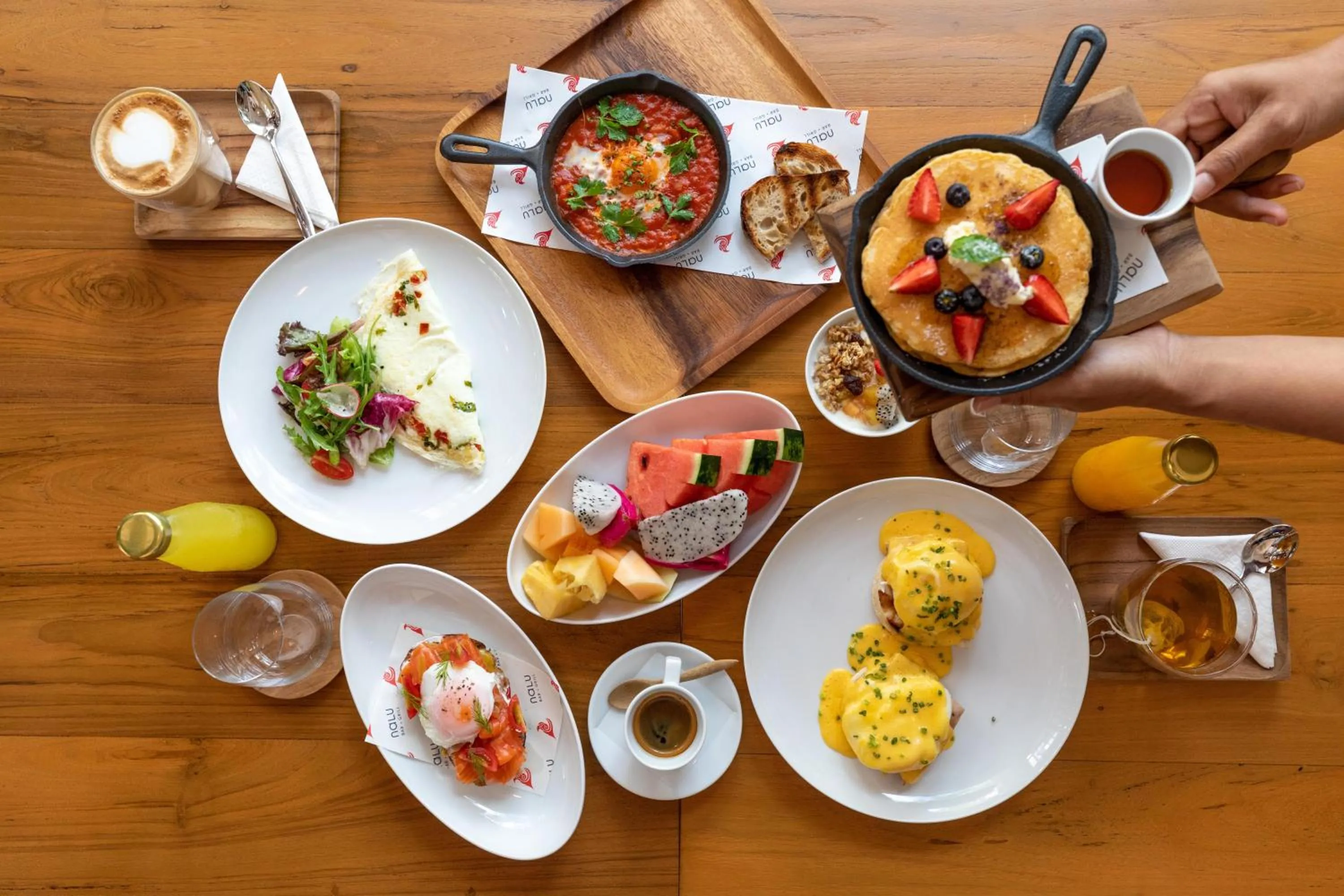 Restaurant/places to eat in OUTRIGGER Surin Beach Resort