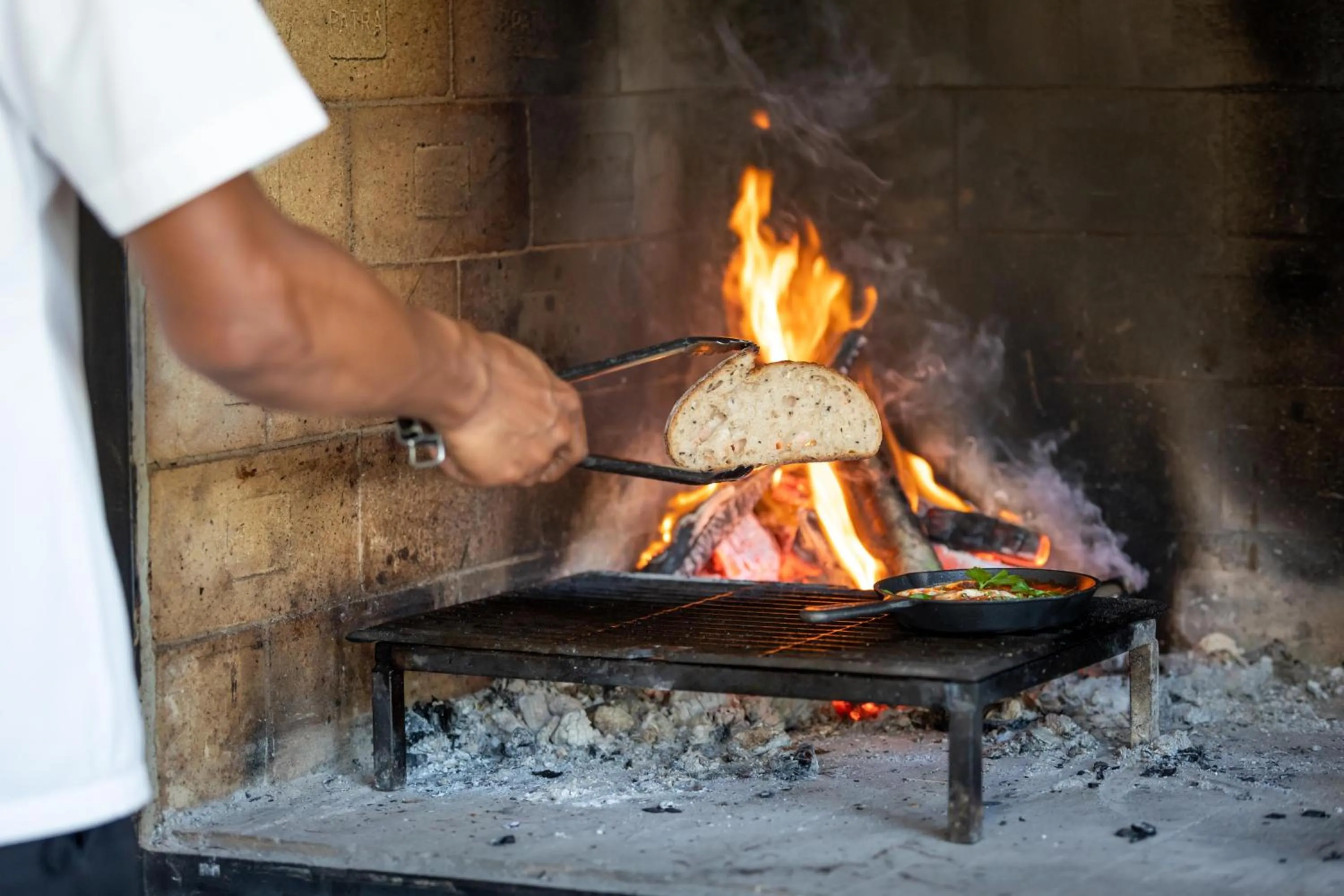 Restaurant/places to eat in OUTRIGGER Surin Beach Resort