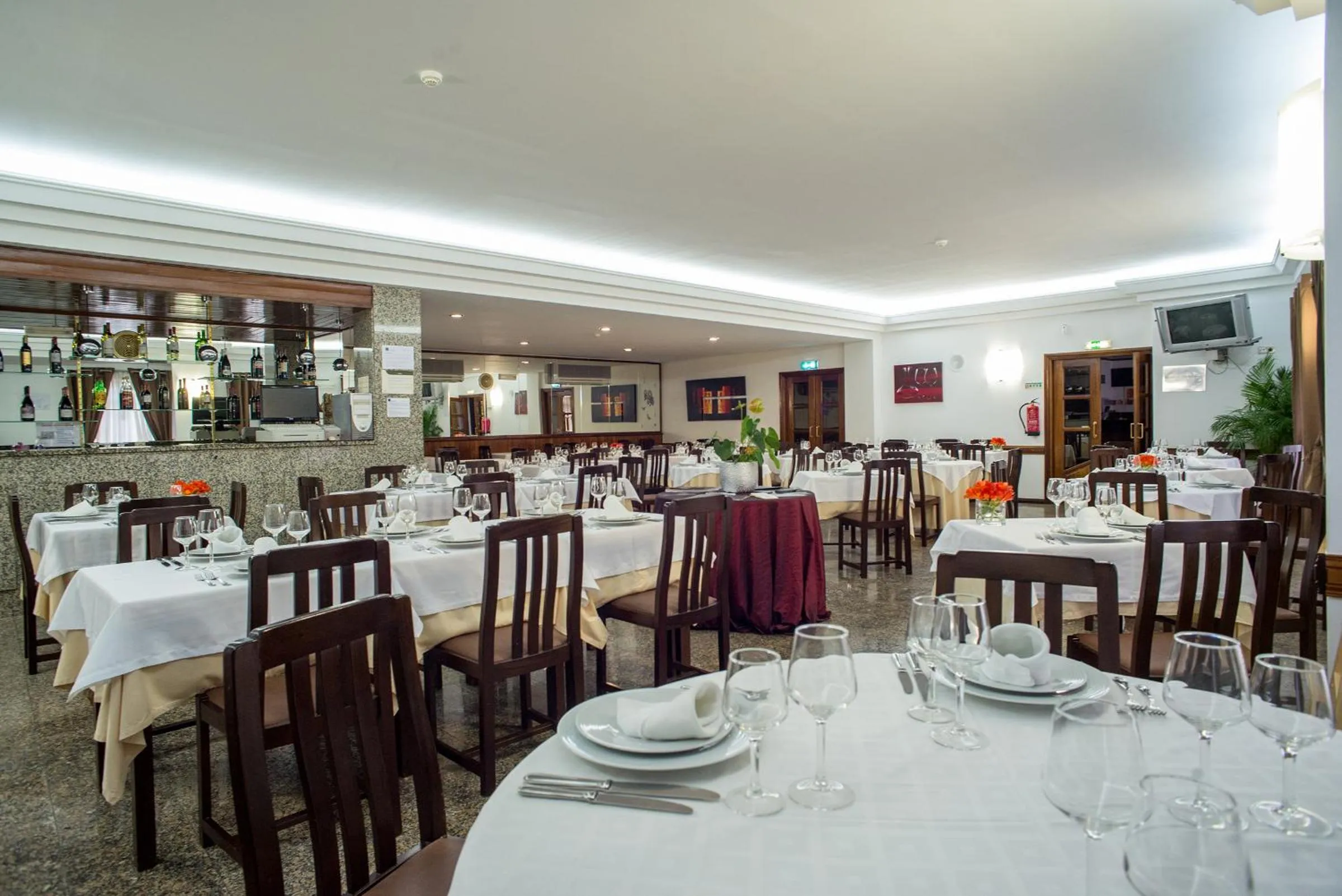 Restaurant/places to eat in Hotel Boavista I