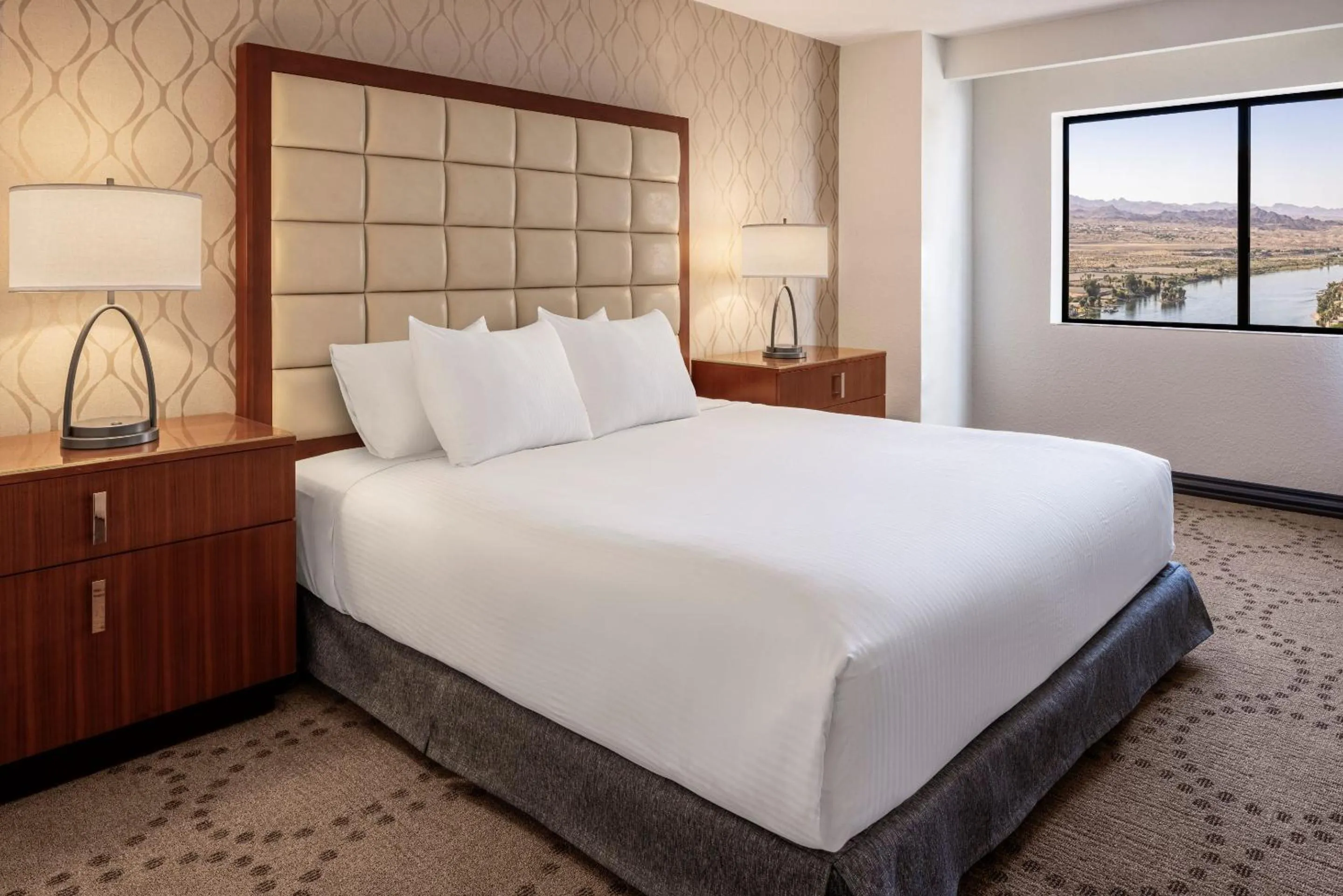 Bedroom, Bed in Harrah's Laughlin, A Caesars Destination