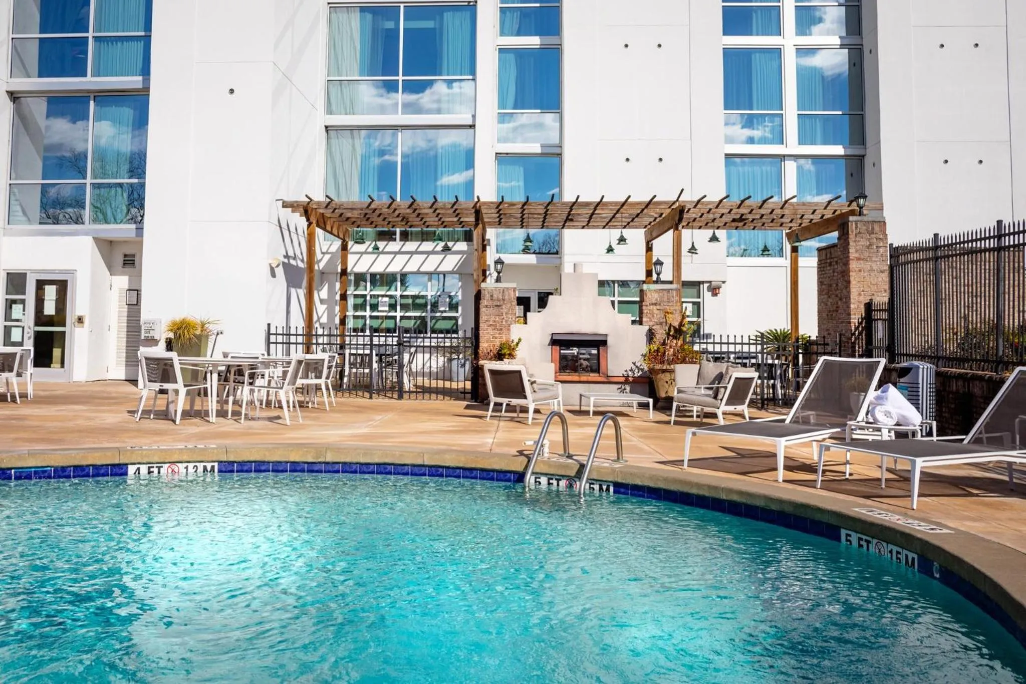 Swimming pool in Crowne Plaza Charleston by IHG