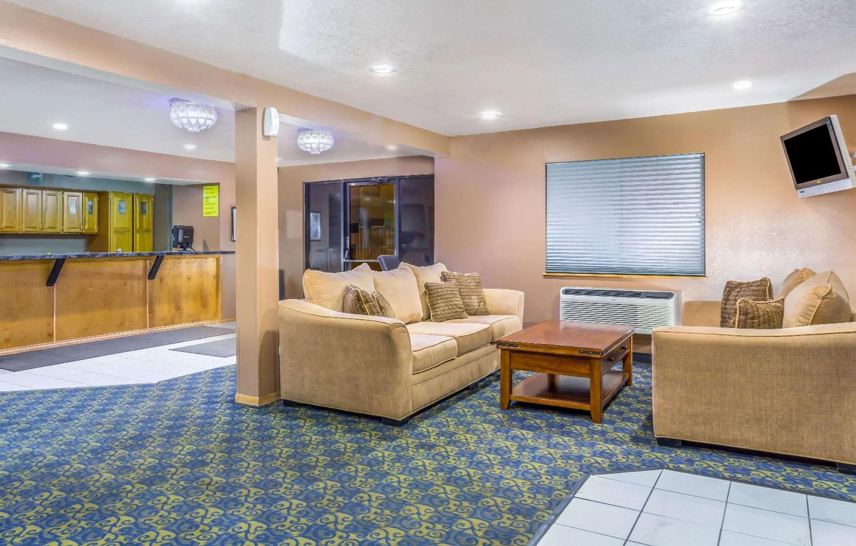 Lobby or reception in Super 8 by Wyndham Mesa Gilbert