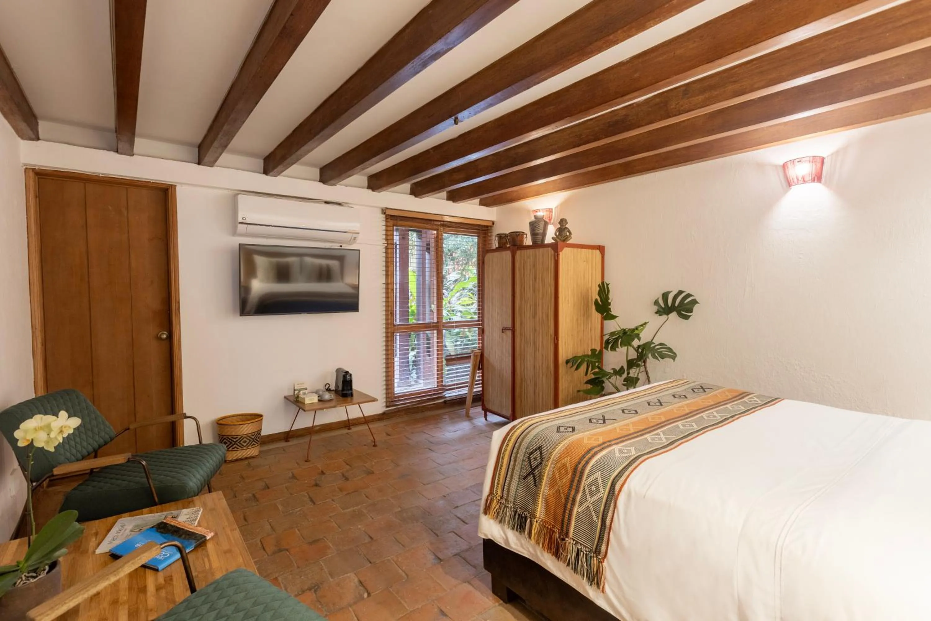 Photo of the whole room, Bed in Sazagua Hotel Boutique