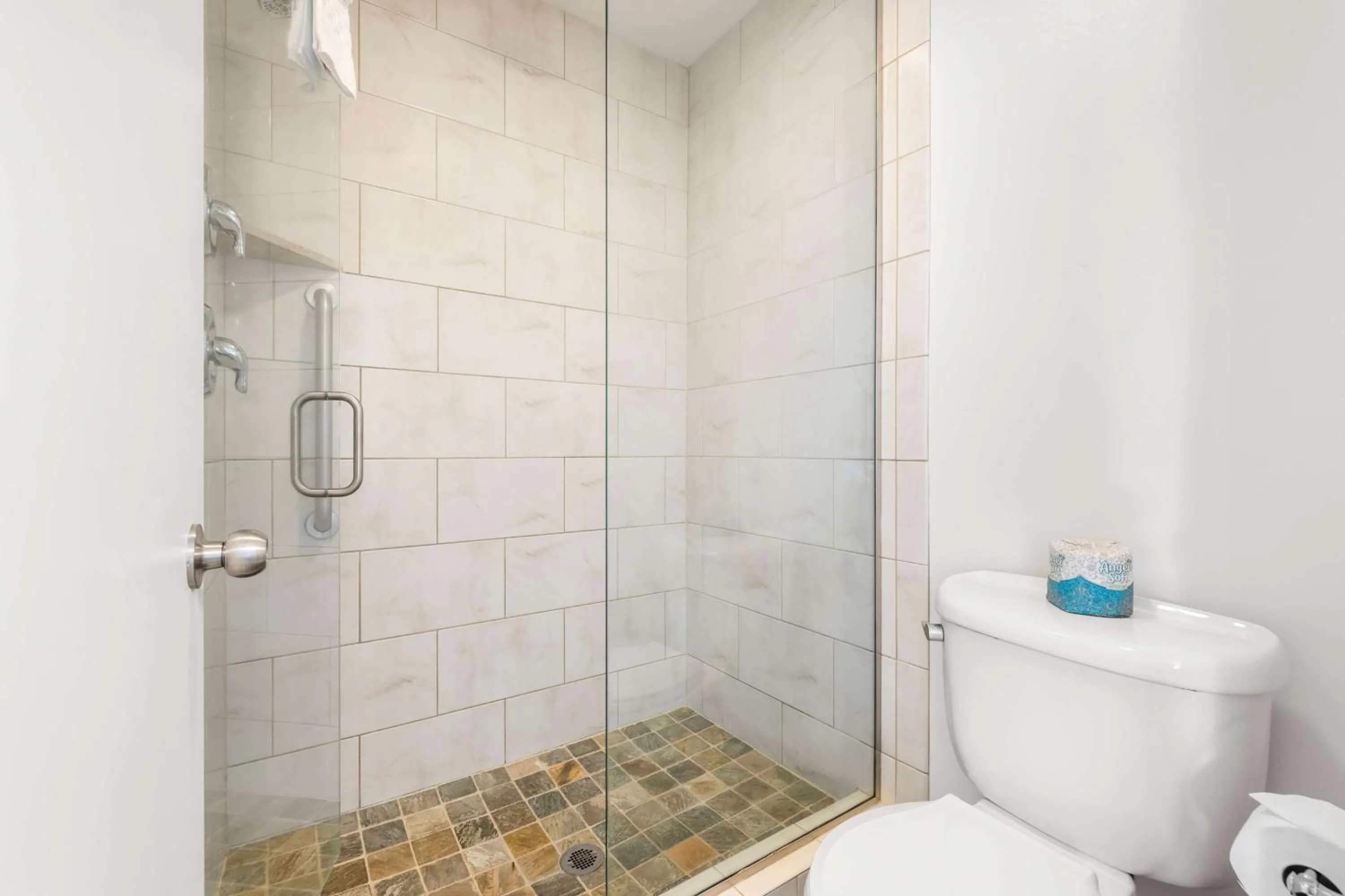 Bathroom in Best Western Driftwood Inn