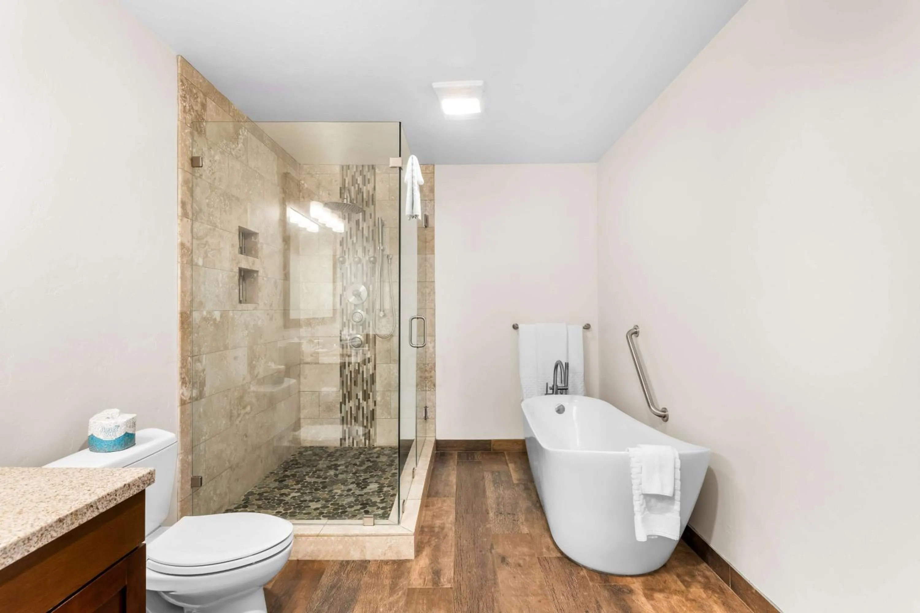 Bathroom in Best Western Driftwood Inn