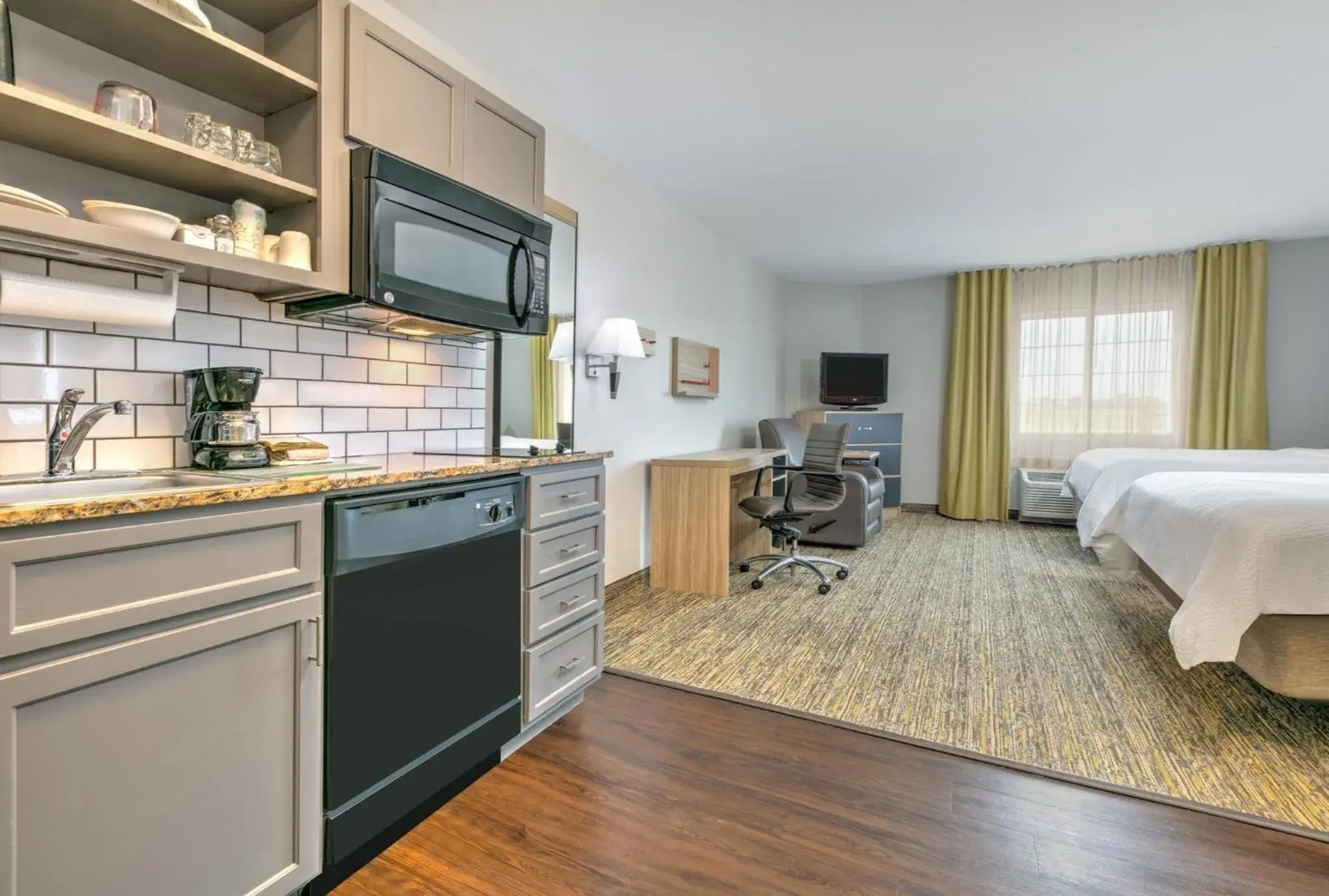 Studio Suite with Two Queen Beds and Communications Accessible Tub in Candlewood Suites Fort Worth West by IHG Studio Suite with Two Queen Beds and Communications Accessible Tub in Candlewood Suites Fort Worth West by IHG
