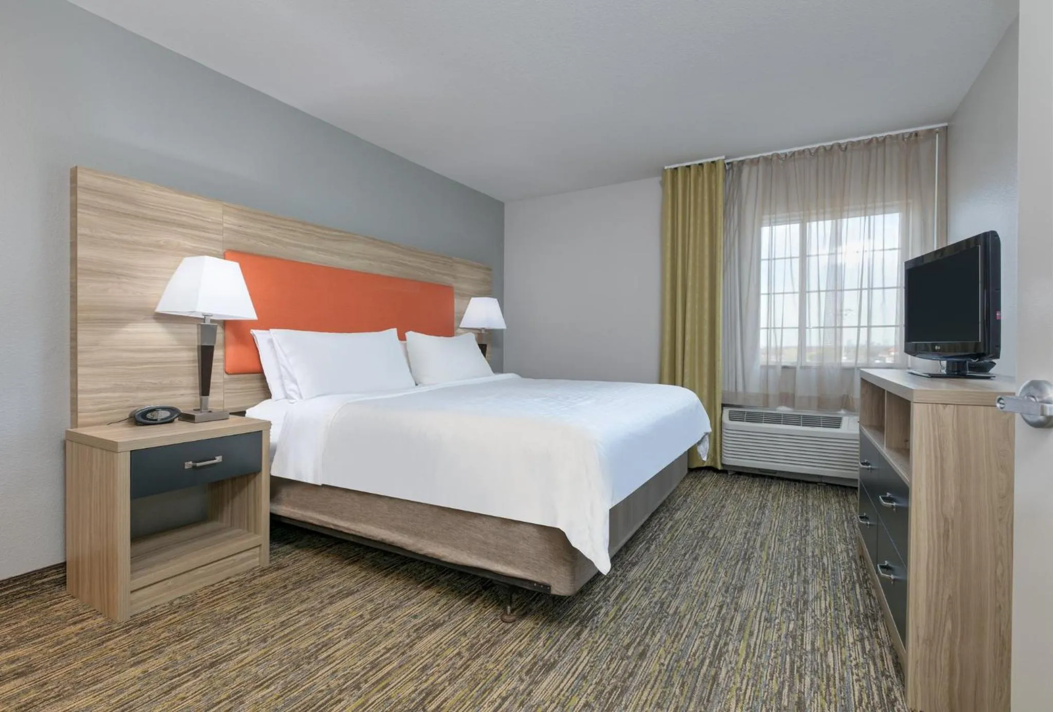Photo of the whole room, Bed in Candlewood Suites Fort Worth West by IHG