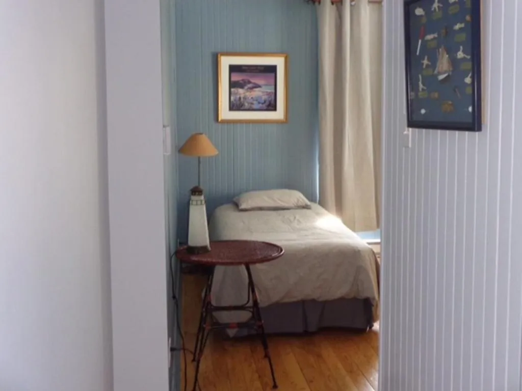 Bedroom, Bed in Auberge la maison sous les pins