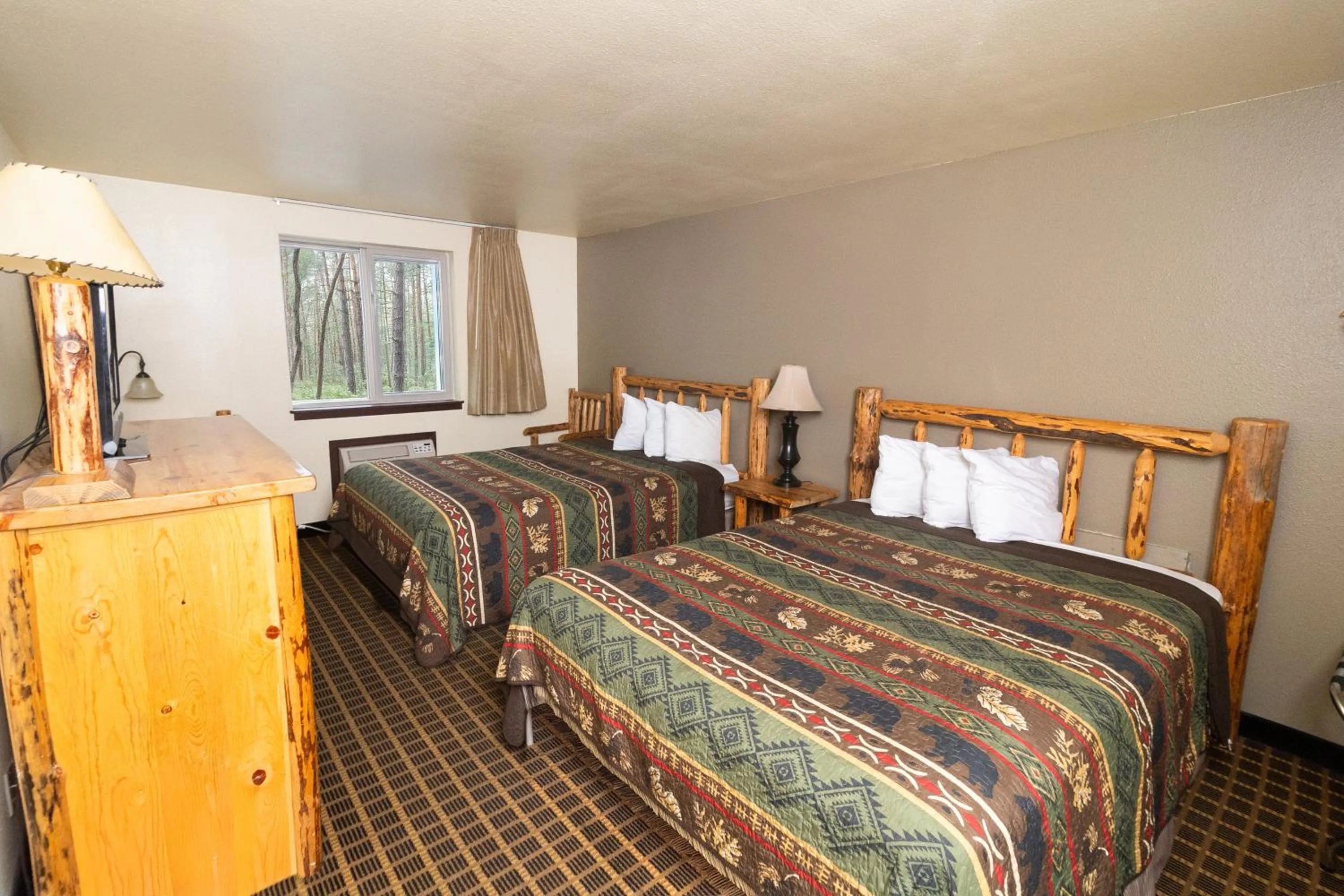 Photo of the whole room, Bed in FairBridge Inn and Suites Sandpoint