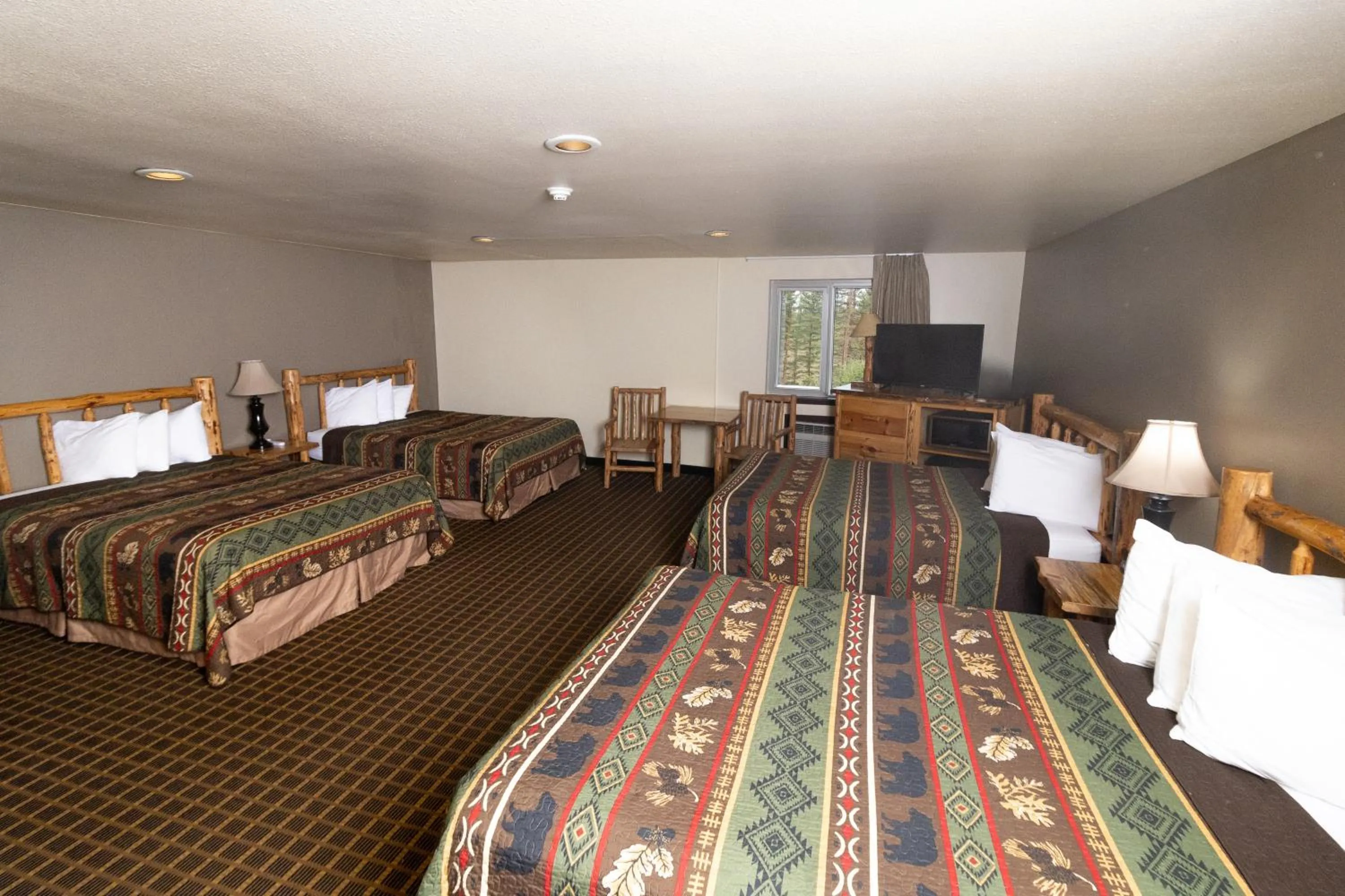 Photo of the whole room, Bed in FairBridge Inn and Suites Sandpoint