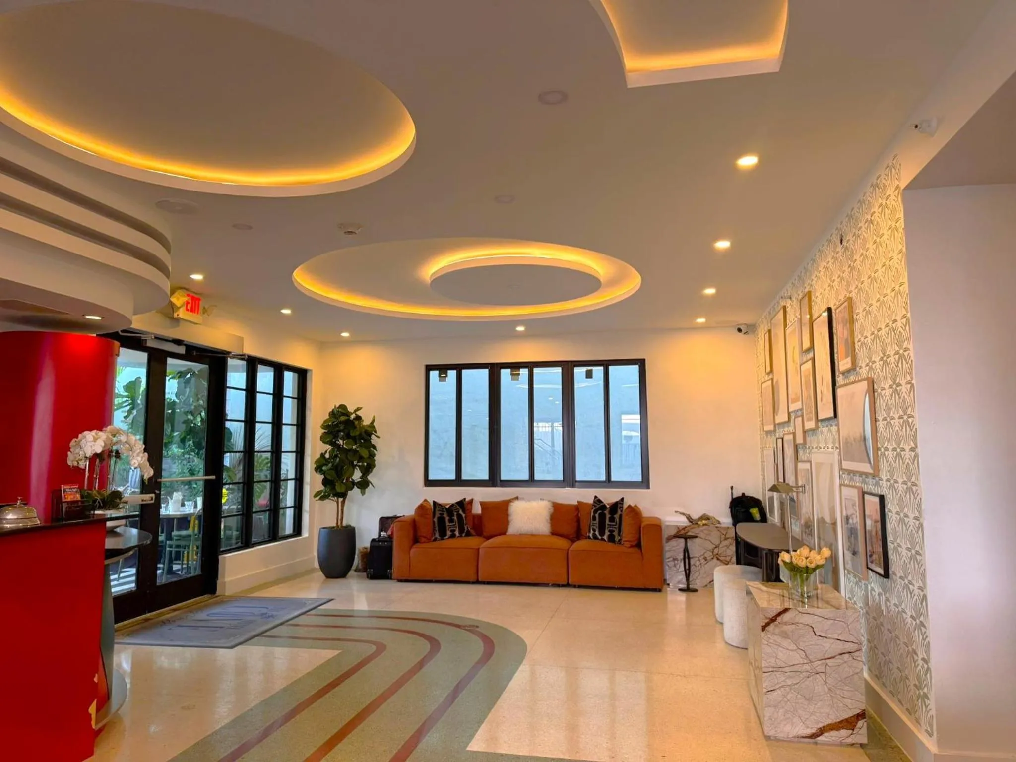 Communal lounge/ TV room in The Cove By Renzzi