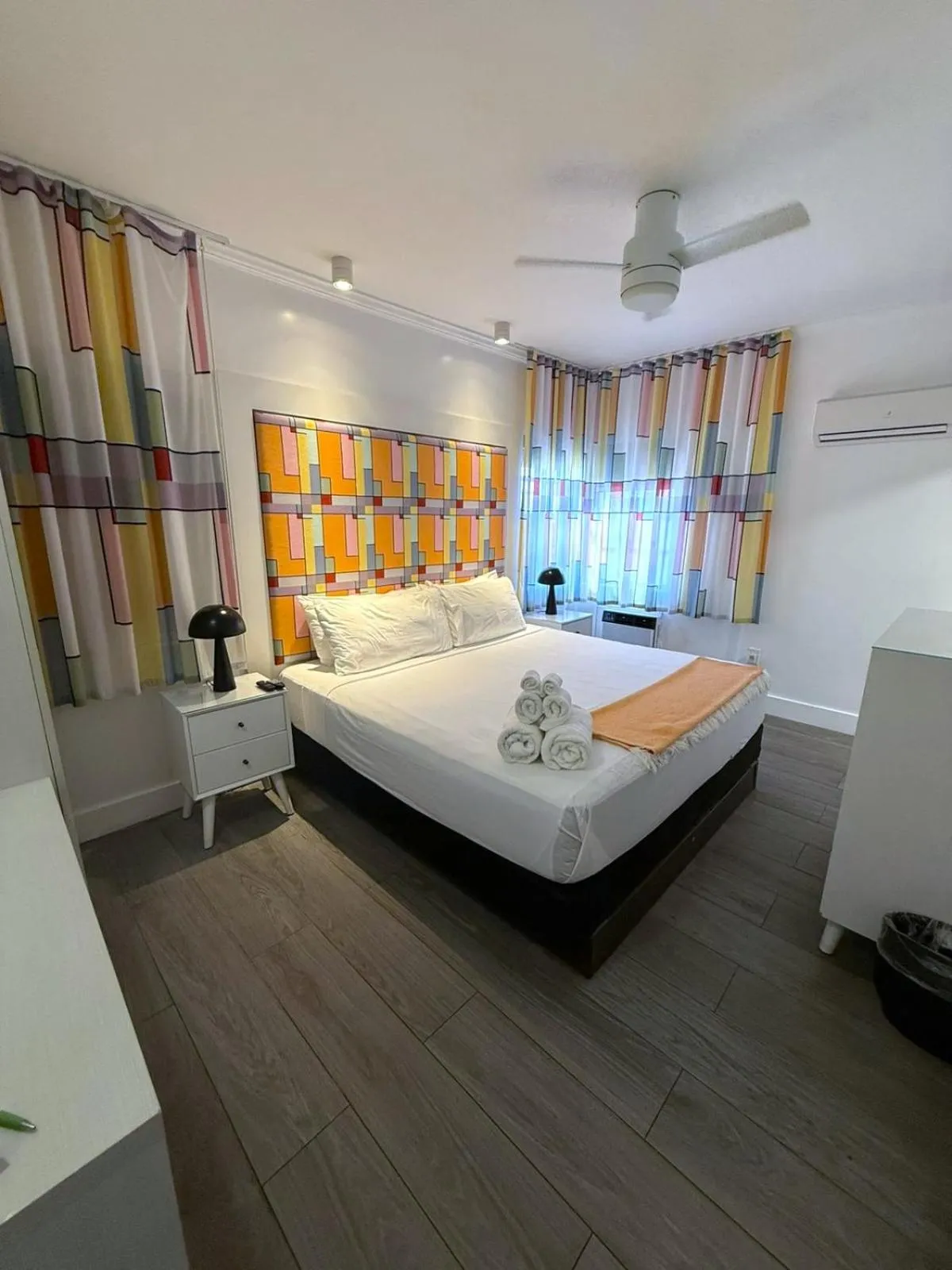 Bed in The Cove By Renzzi