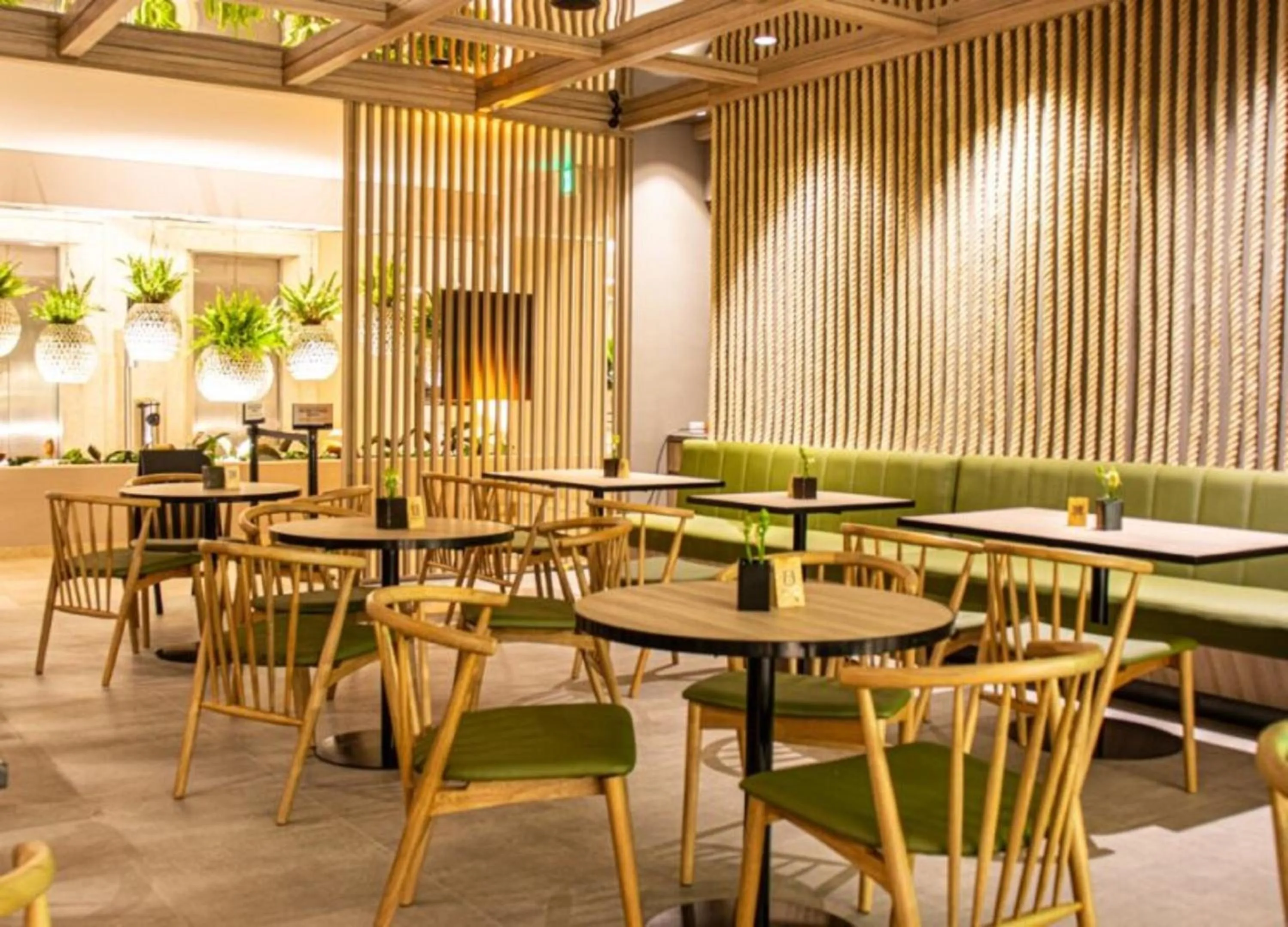 Restaurant/places to eat in Hotel Estelar Altamira