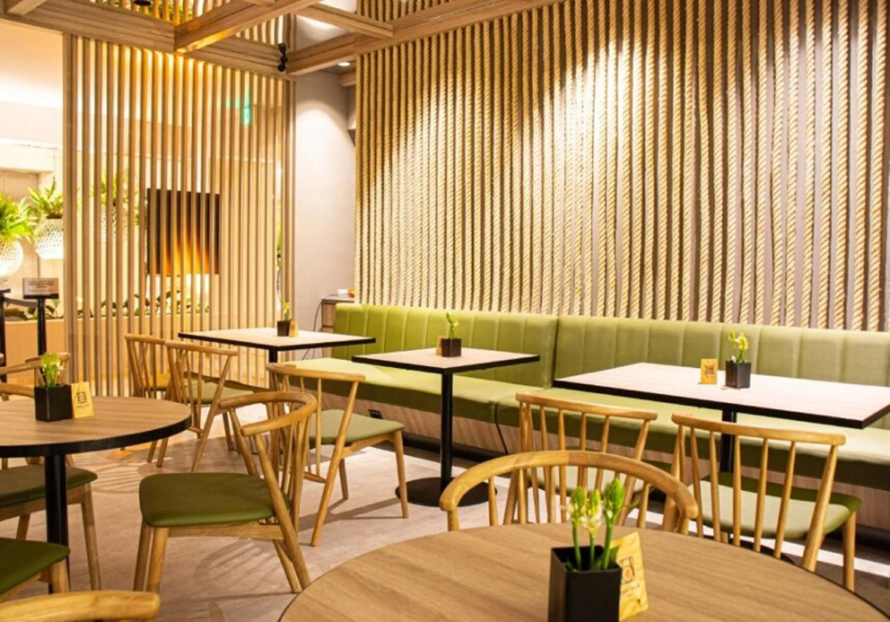 Restaurant/places to eat in Hotel Estelar Altamira