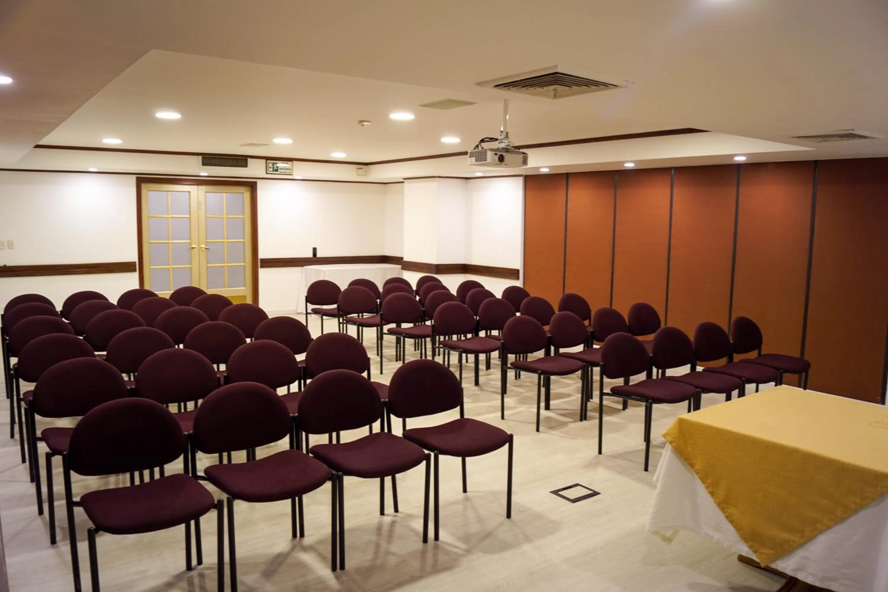 Meeting/conference room in Pop Art Hotel Las Colinas Manizales