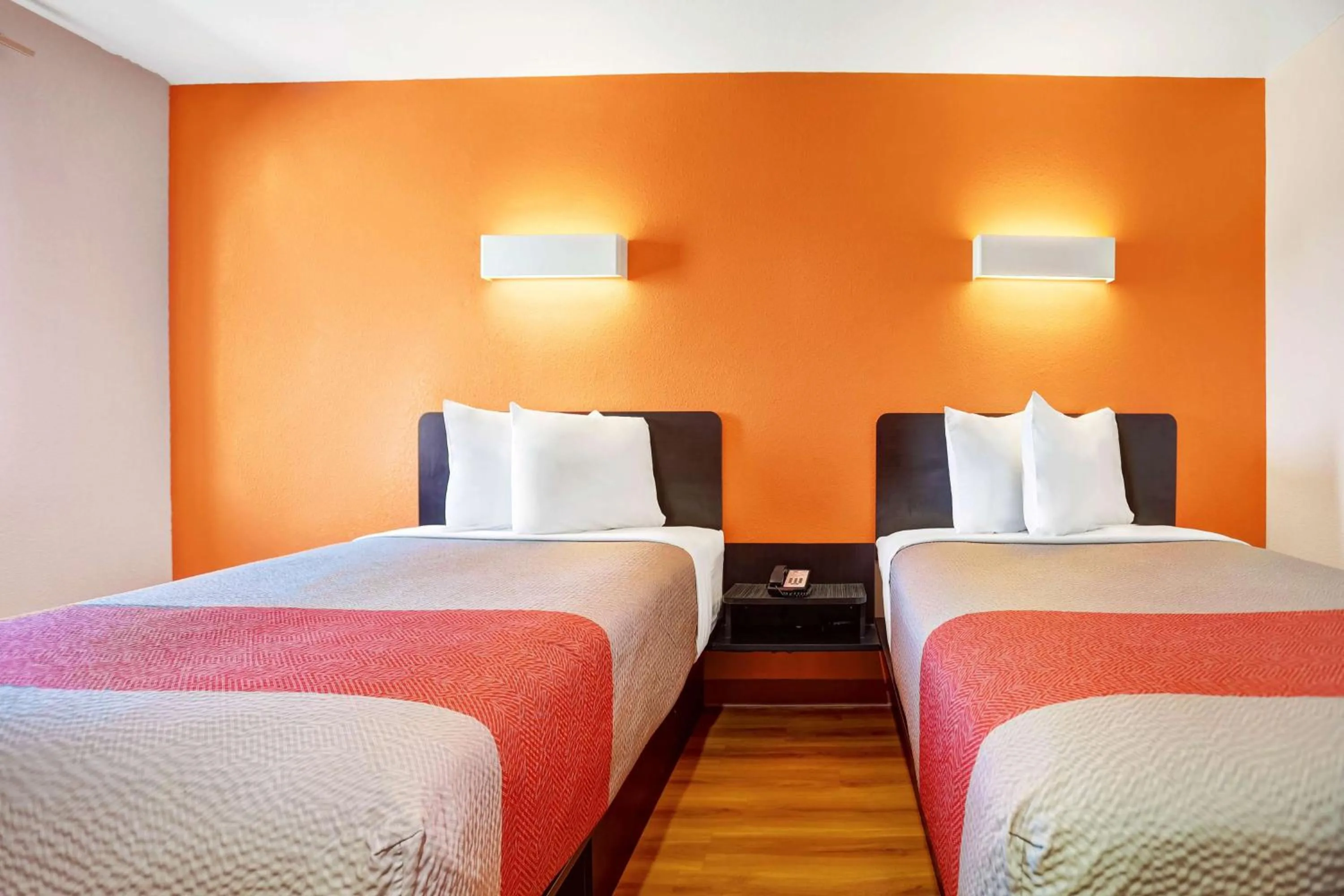 Photo of the whole room, Bed in Motel 6-Truth Or Consequences, NM