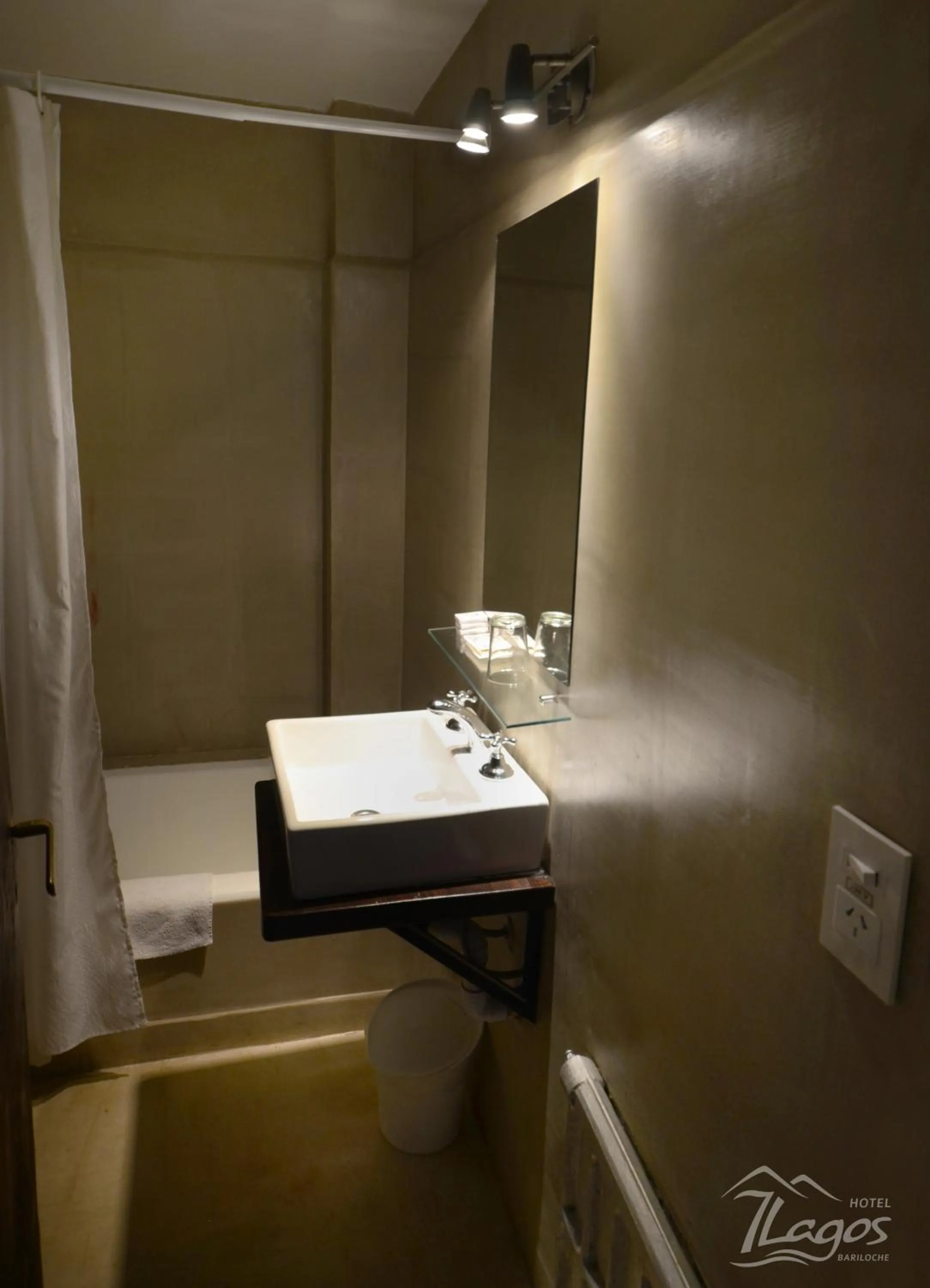 Bathroom in Hotel 7 Lagos