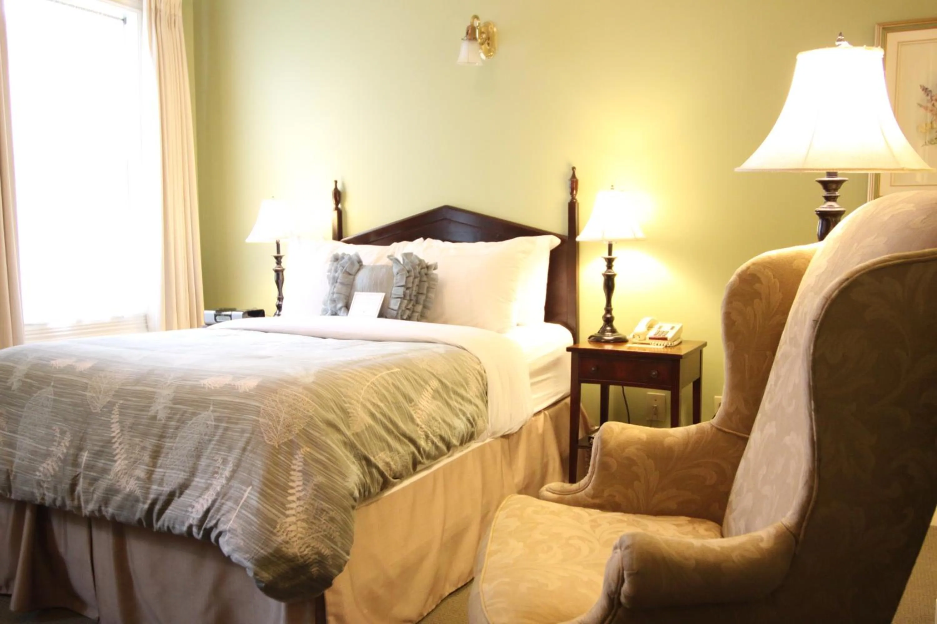 Day, Bed in The Halliburton