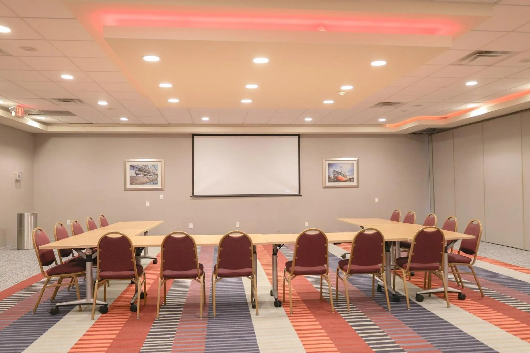 Meeting/conference room in Garner Hotel Glen Burnie BWI Airport Area by IHG