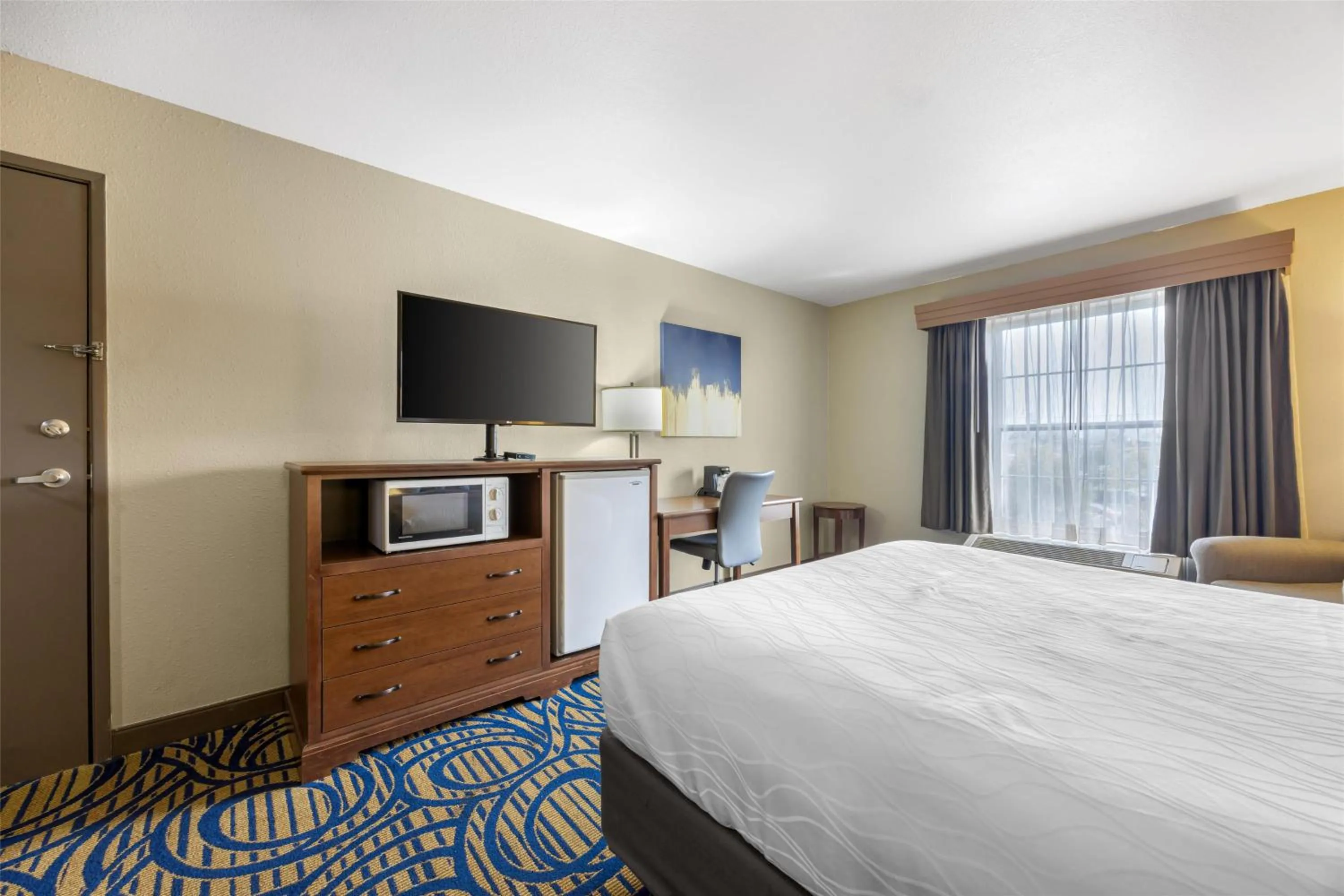 Bedroom, Bed in Best Western Woodburn Inn