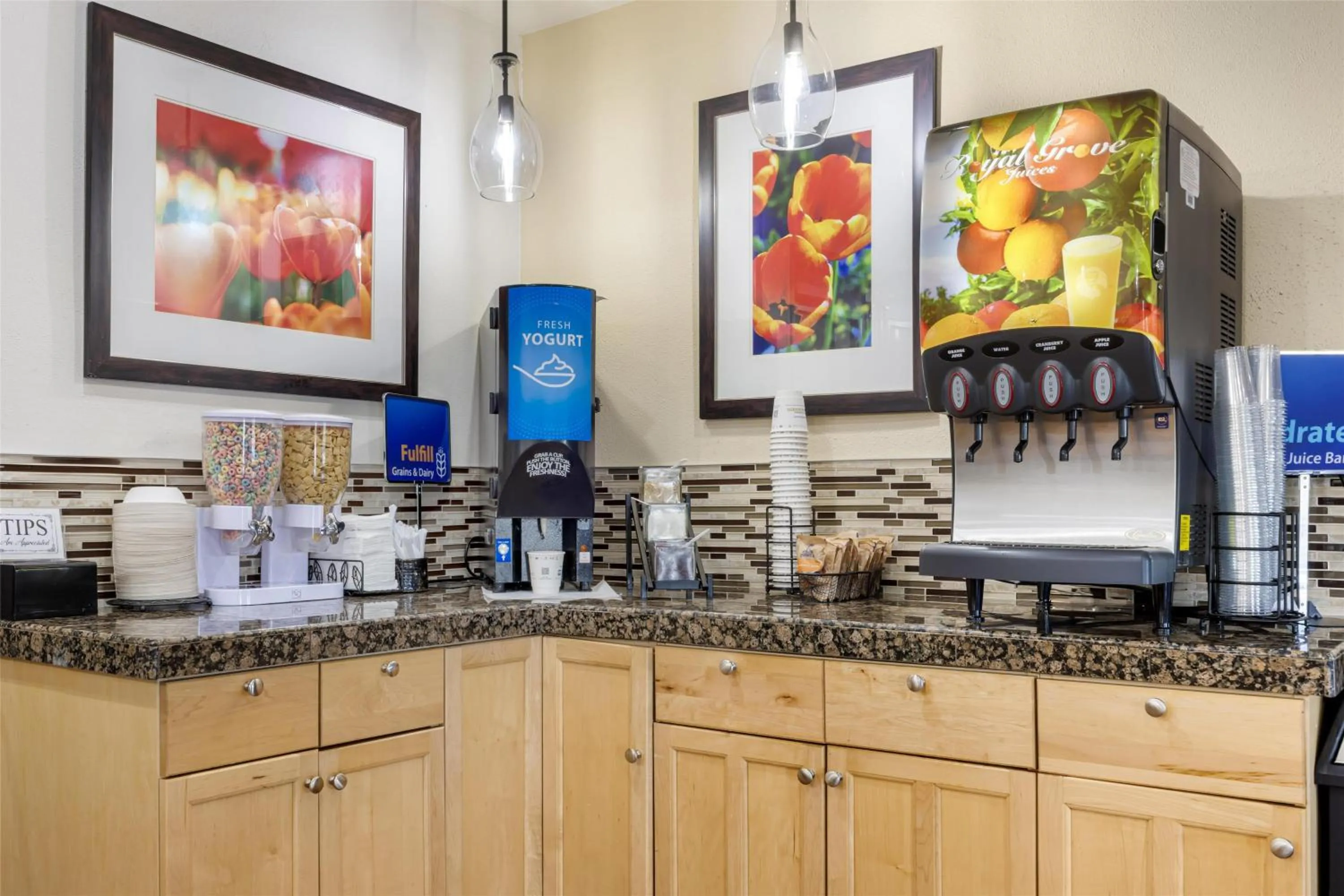 Breakfast in Best Western Woodburn Inn