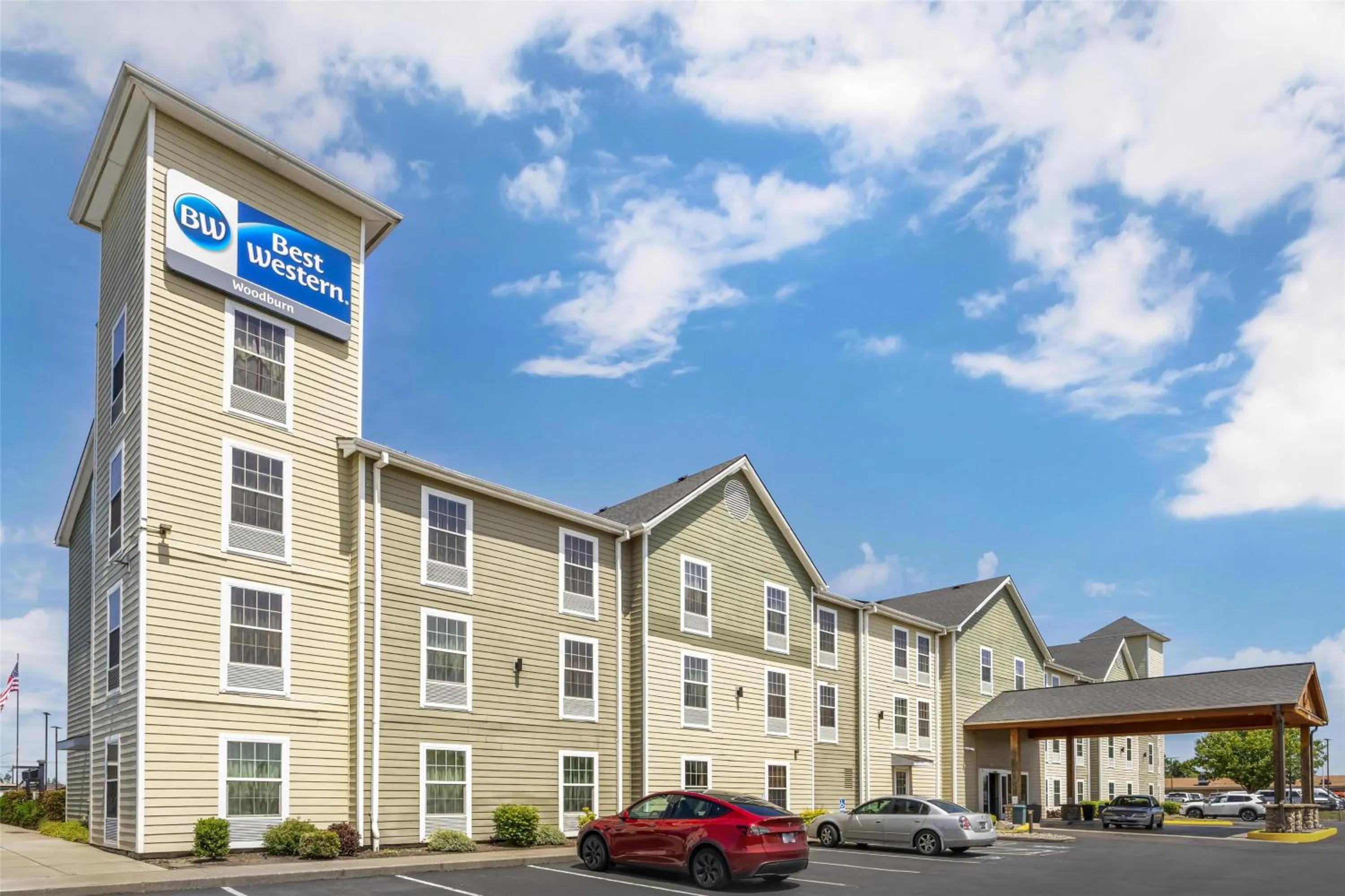 Property building in Best Western Woodburn Inn