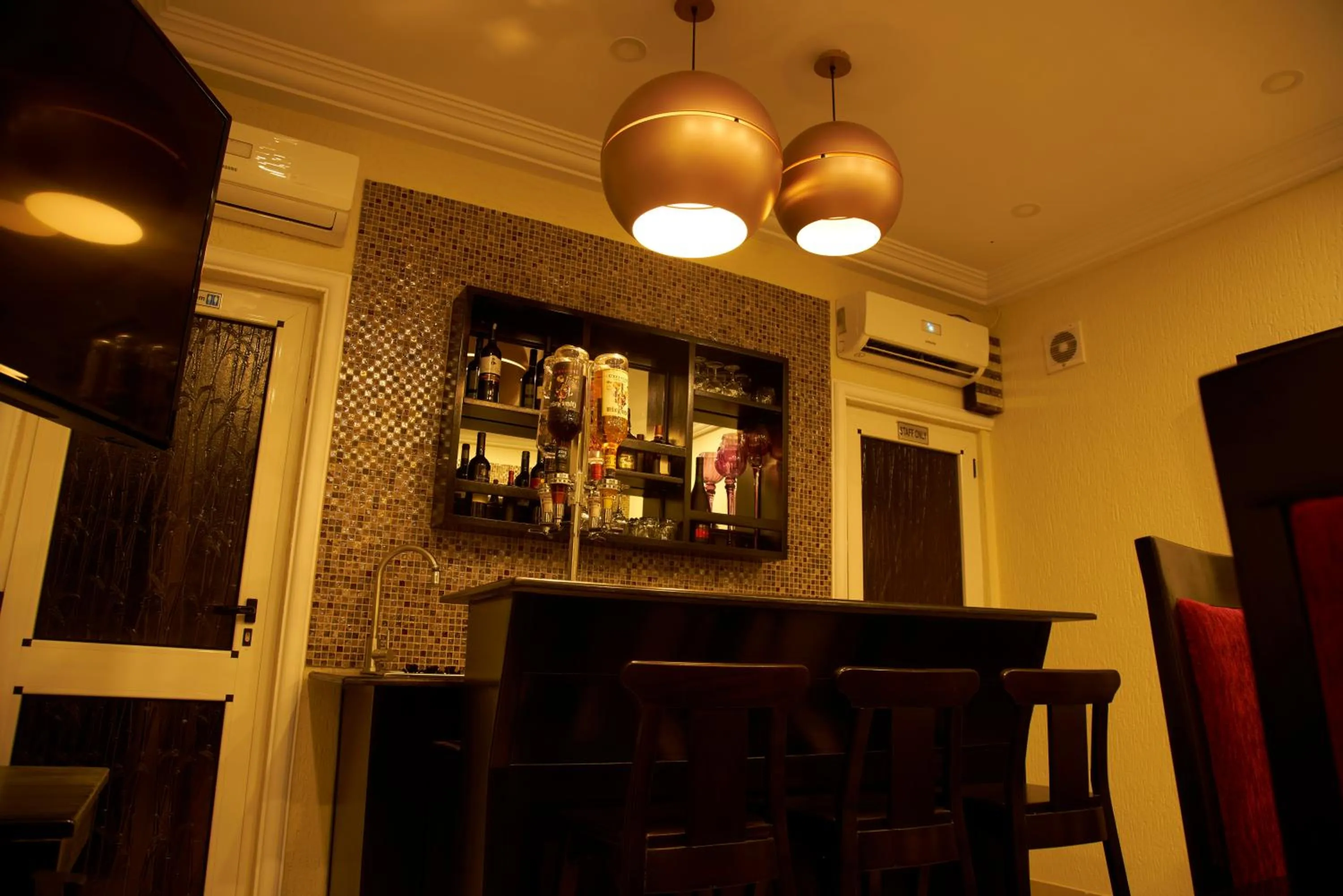 Lounge or bar in The Ritzz Exclusive Guest House