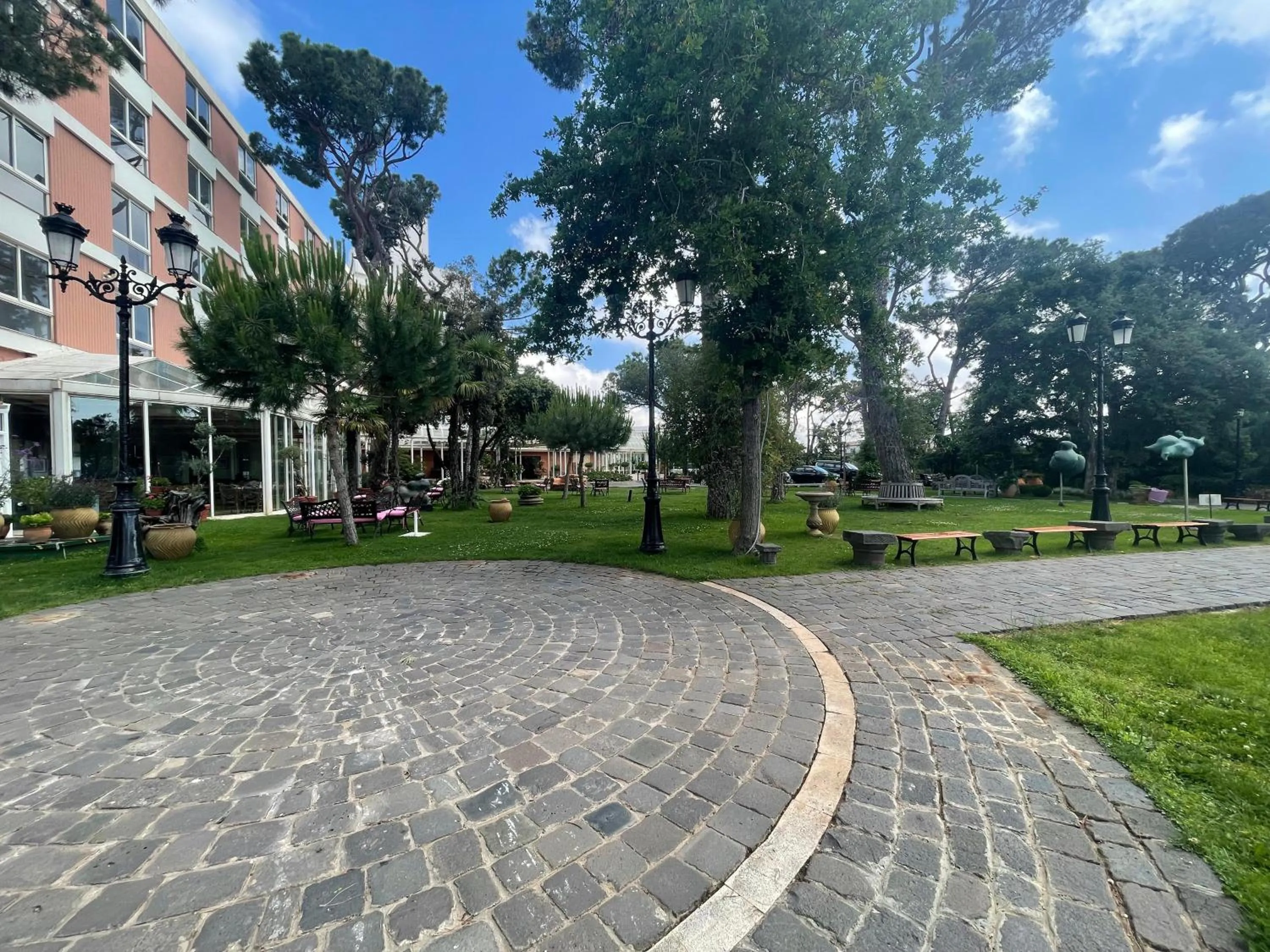 Garden in Hotel Al Bustan