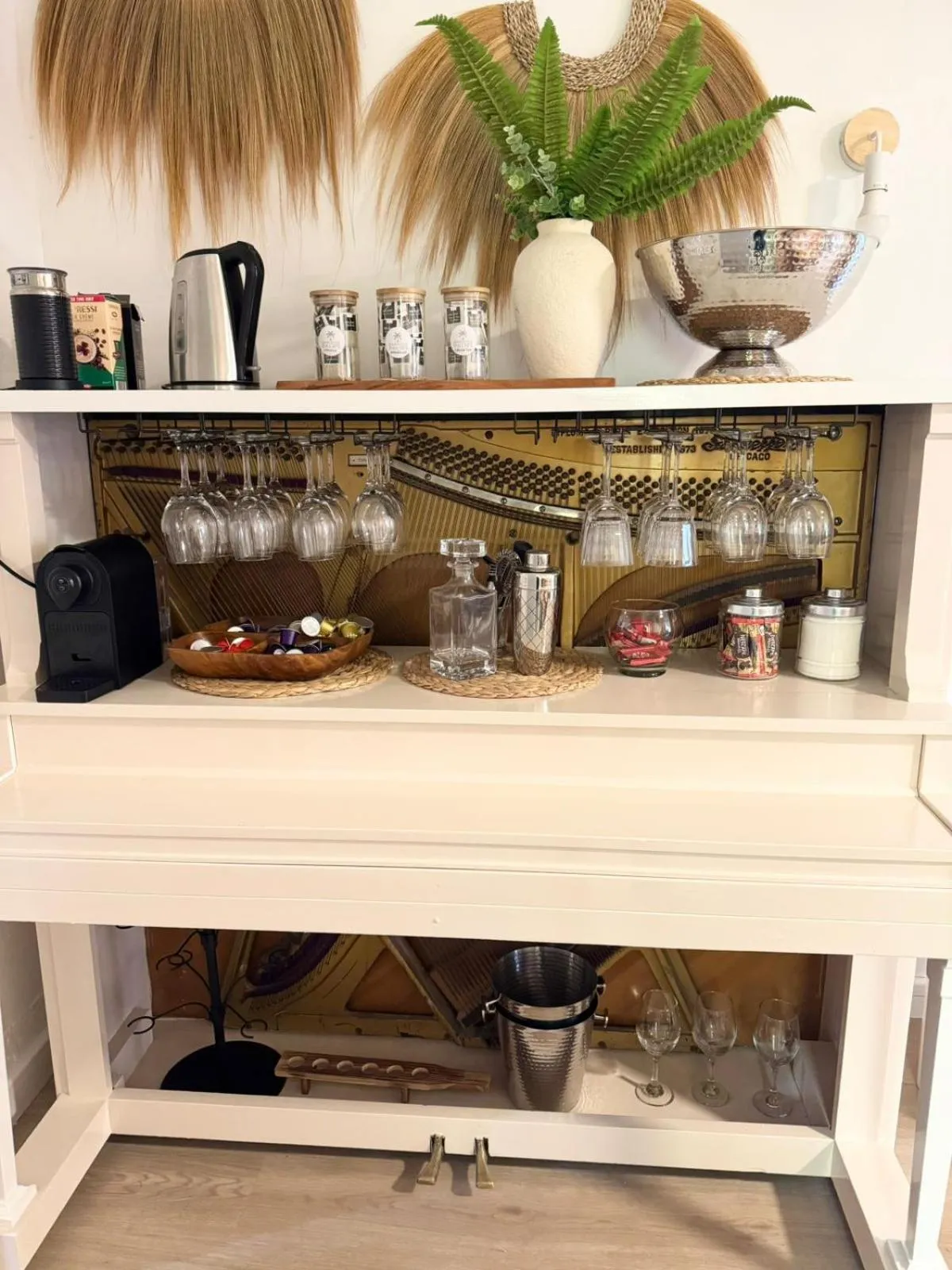 Communal lounge/ TV room in Barossa Palms Motel